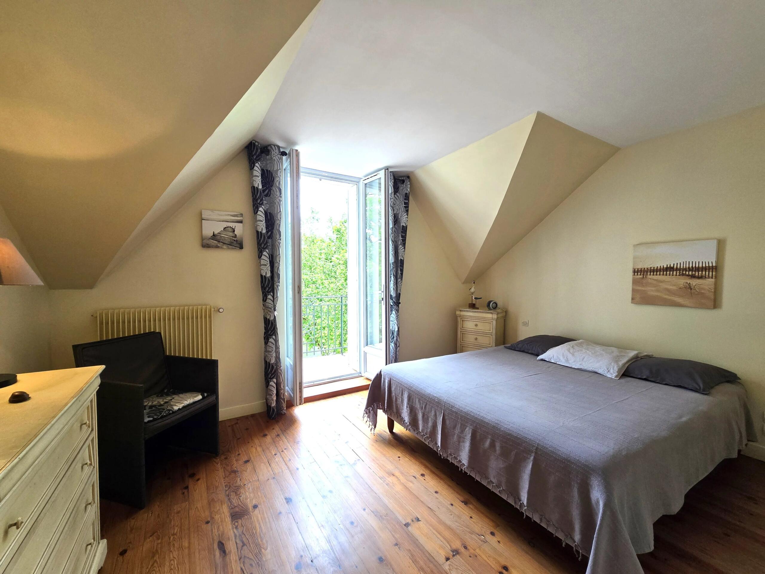 Superb Riverside Property with Infinity Pool and Private Access, Aquitaine – France – BVI82039