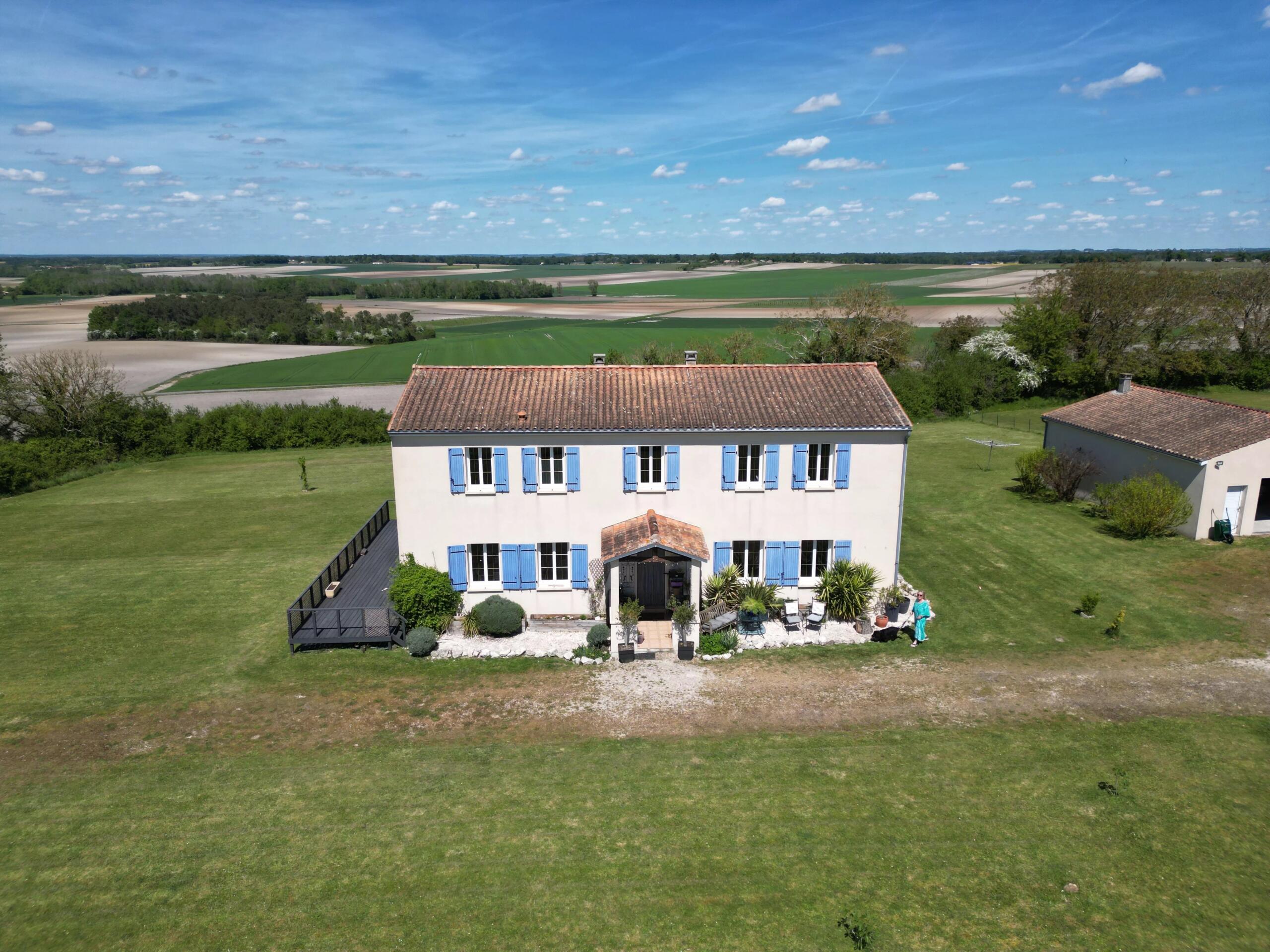 Spacious 4 bedroom Character Property with Amazing Views, Poitou-Charentes – France – BVI72887