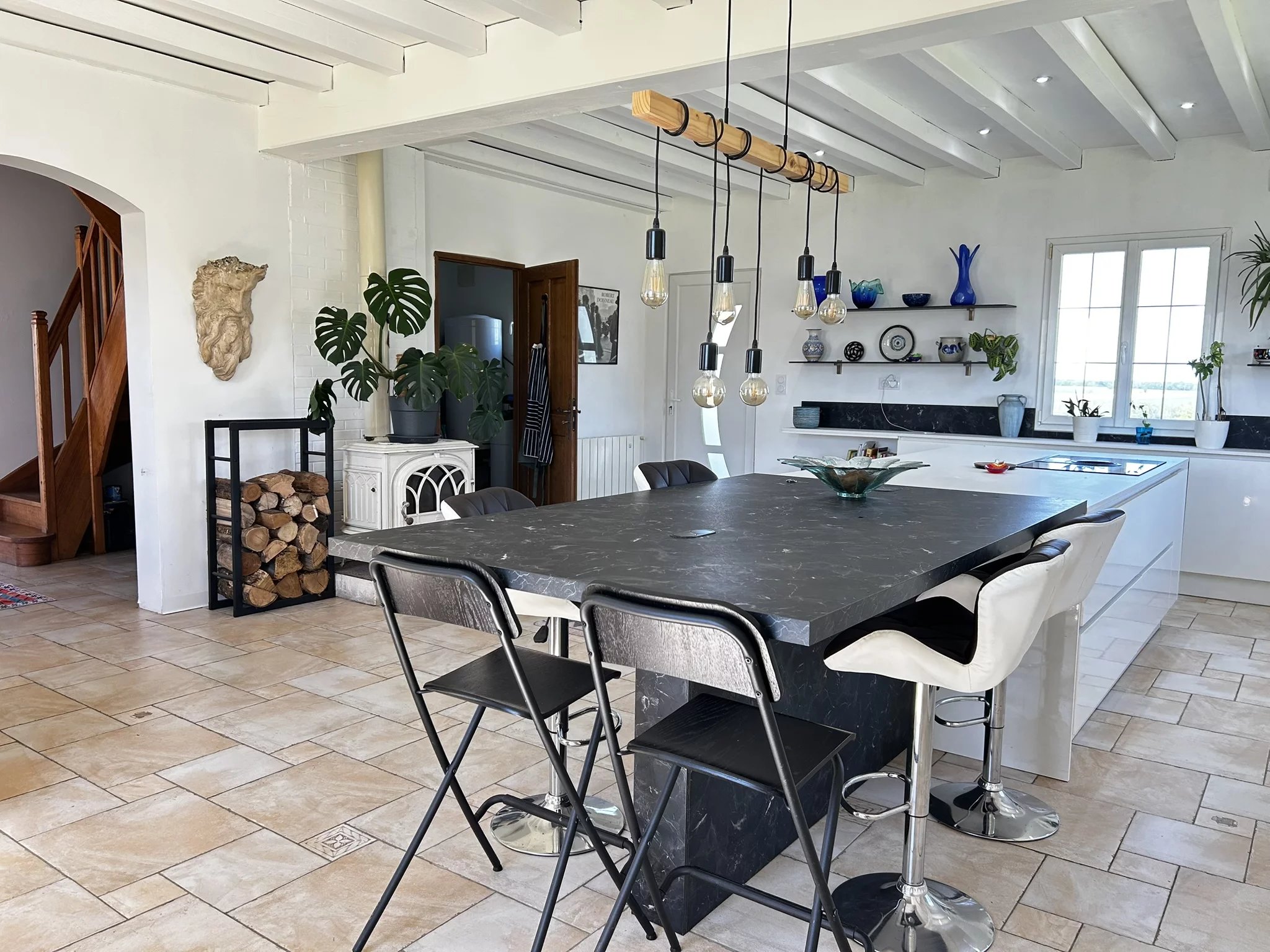 Spacious 4 bedroom Character Property with Amazing Views, Poitou-Charentes – France – BVI72887