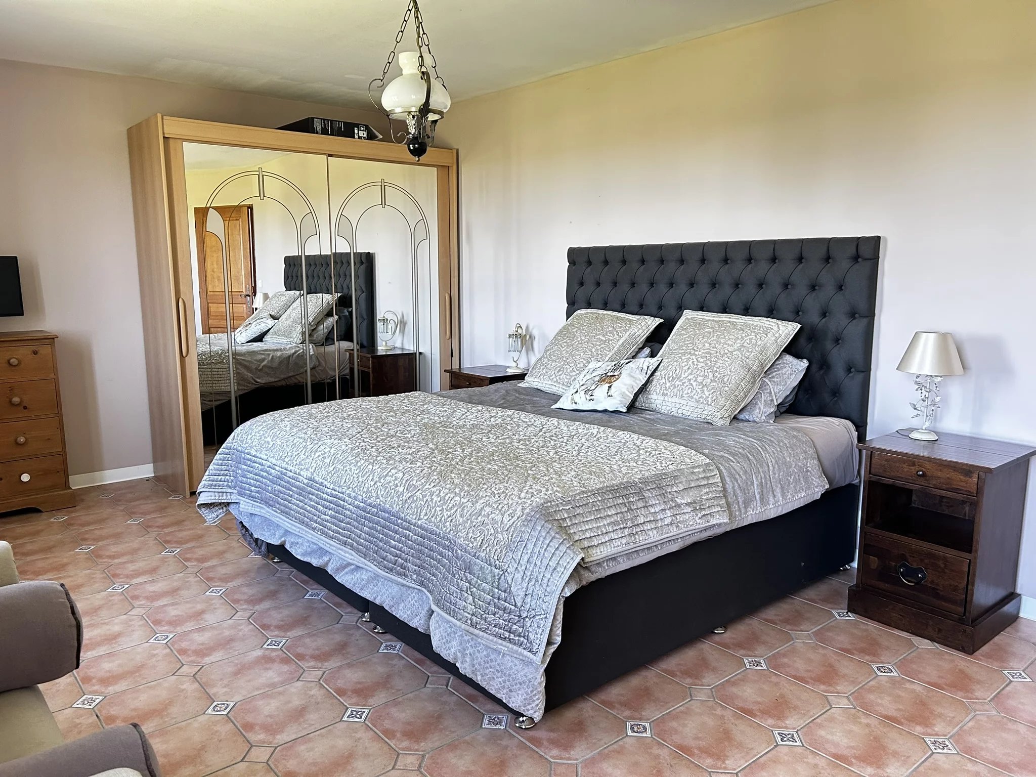 Spacious 4 bedroom Character Property with Amazing Views, Poitou-Charentes – France – BVI72887