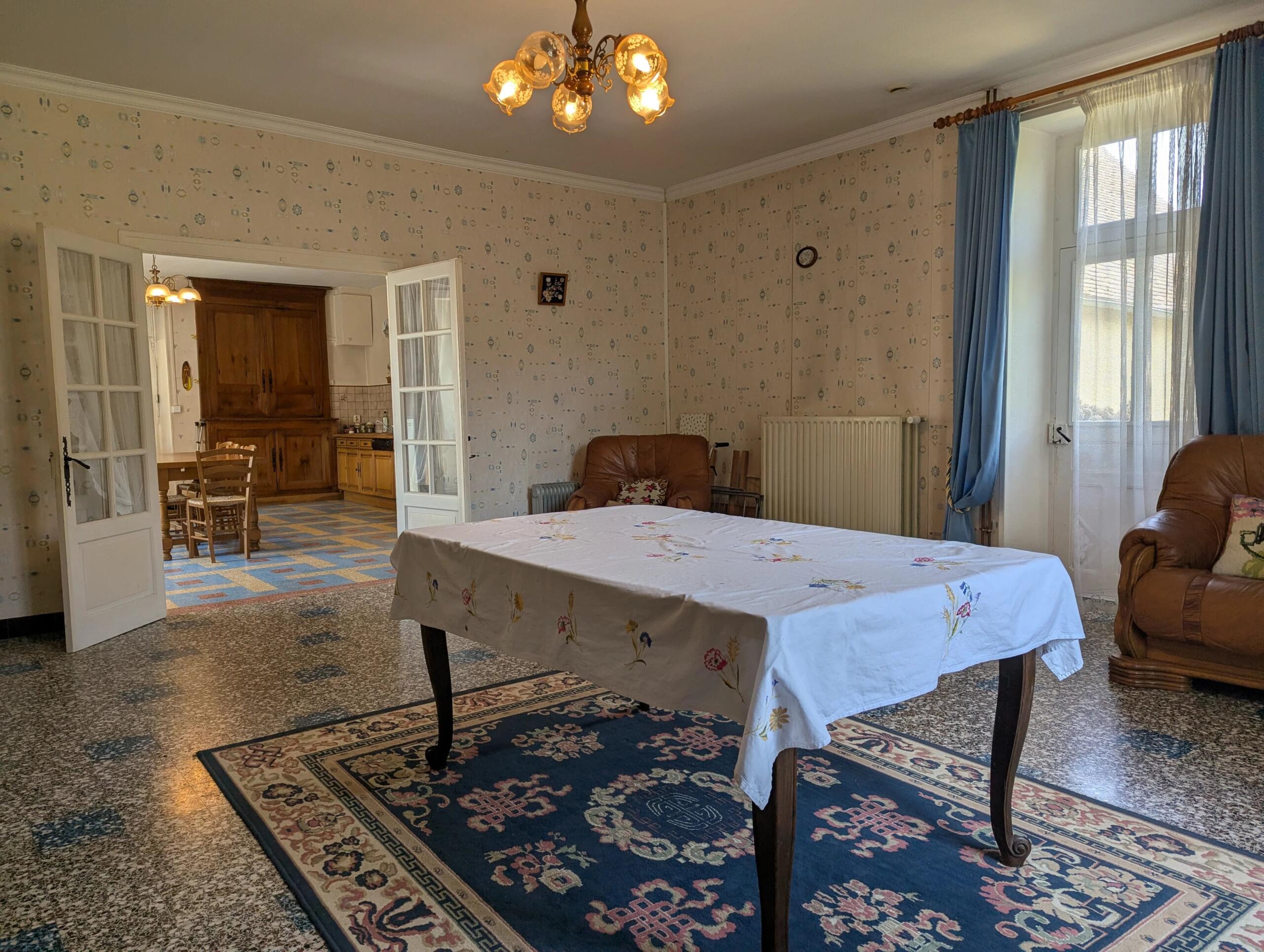 Pretty 3 bedroom property with 1.2 hectares of land, Poitou-Charentes – France – BVI84872