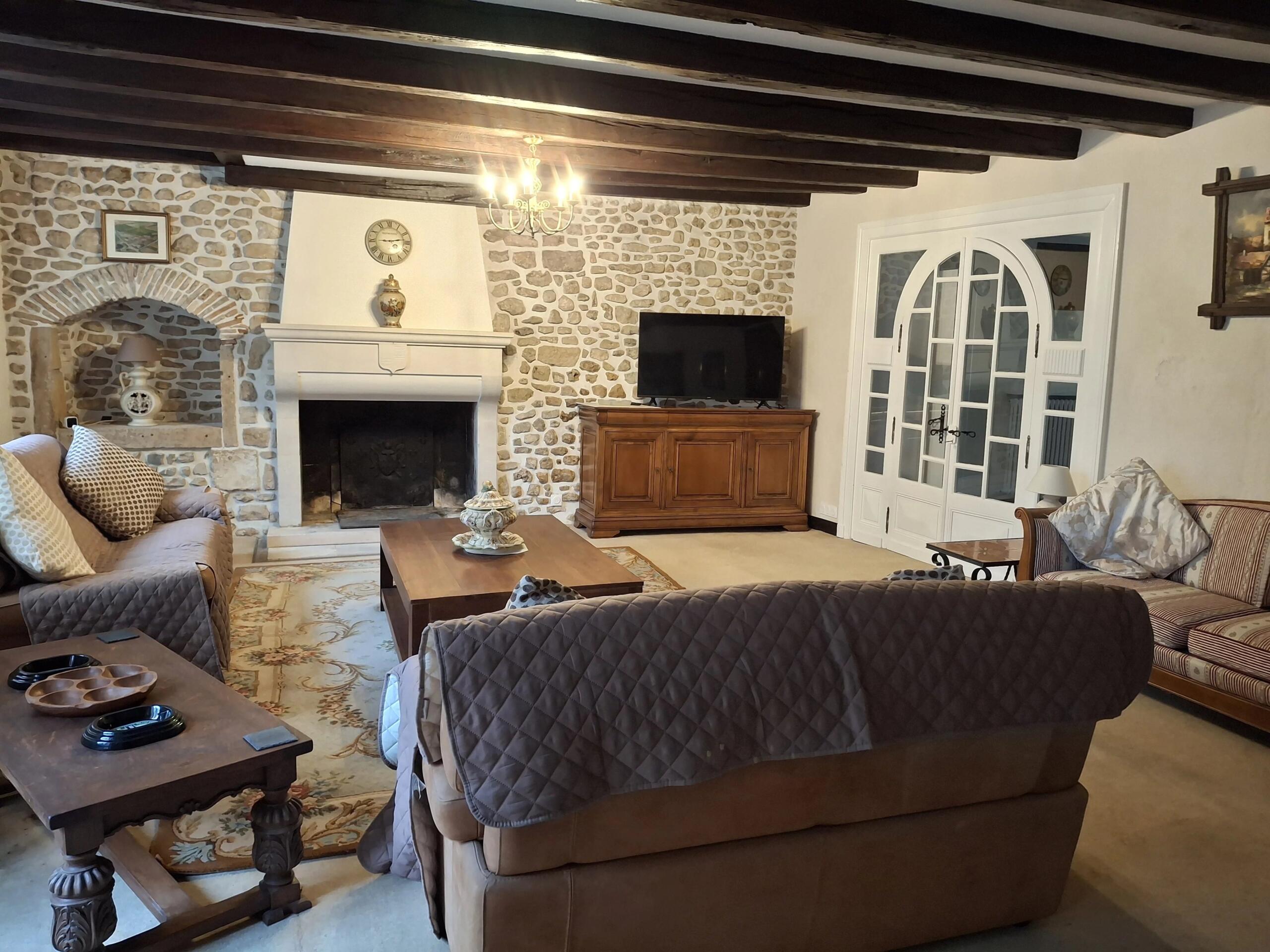 A tale of two halves – Substantial property with potential for multi-generational living, Poitou-Charentes – France – BVI84886