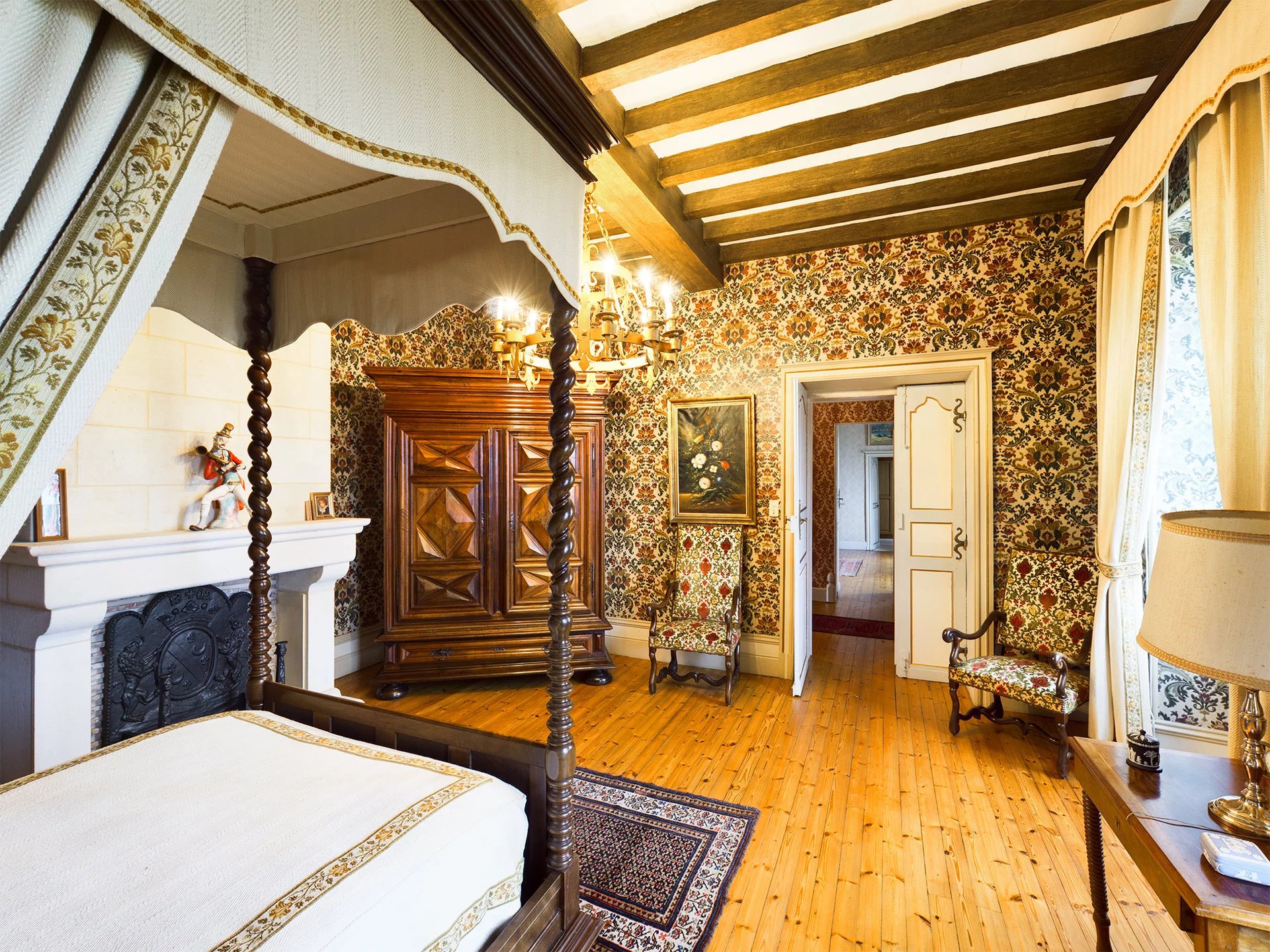 Beautiful small chateau and its estate overlooking the Lot valley, Aquitaine – France – BVI66582