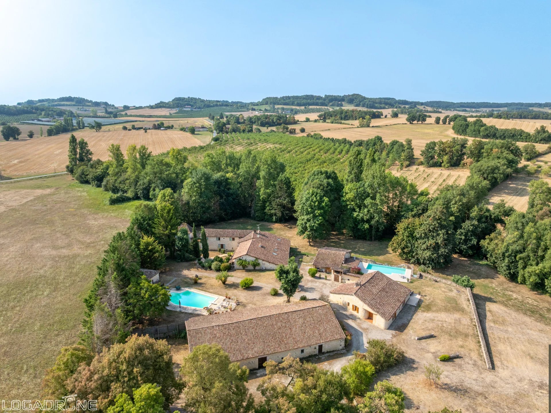 6-bed farmhouse with 4-bed guest house, 2 pools and outbuildings, Aquitaine – France – BVI65013