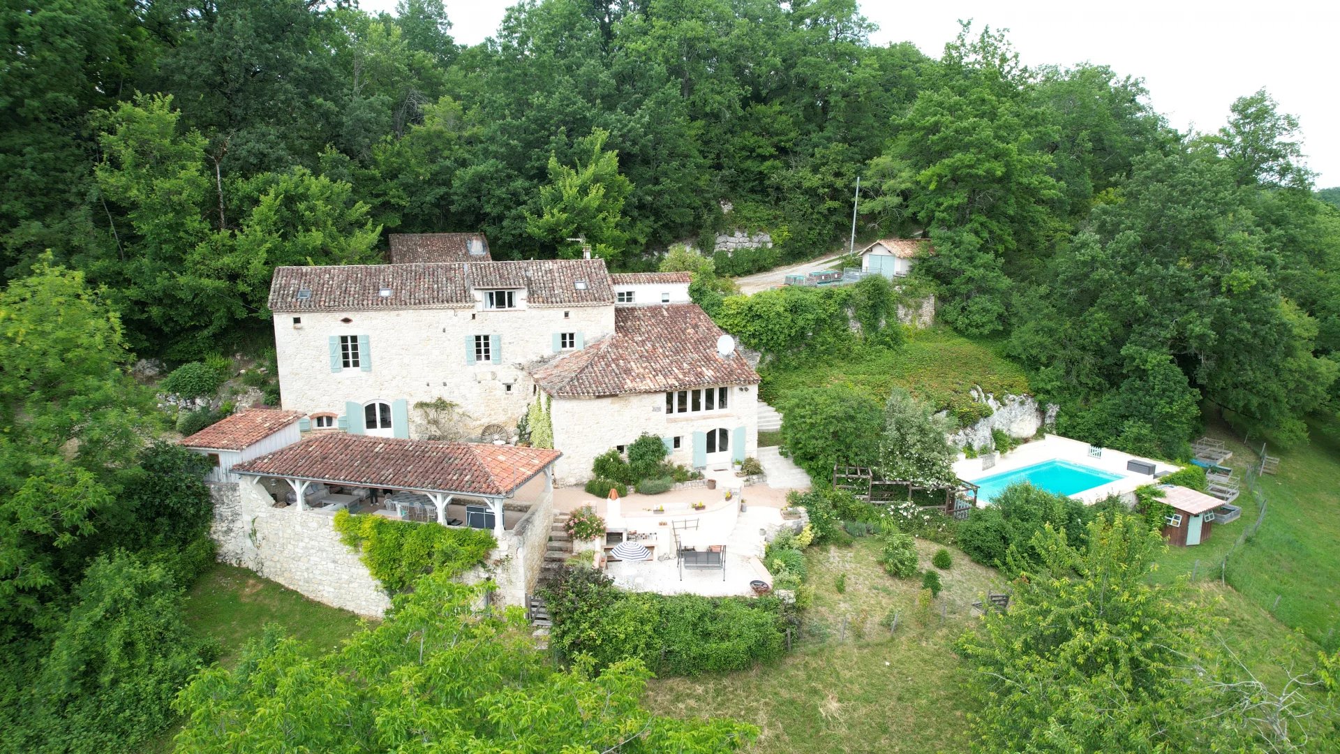 Large stone house with pool, Aquitaine – France – BVI66957