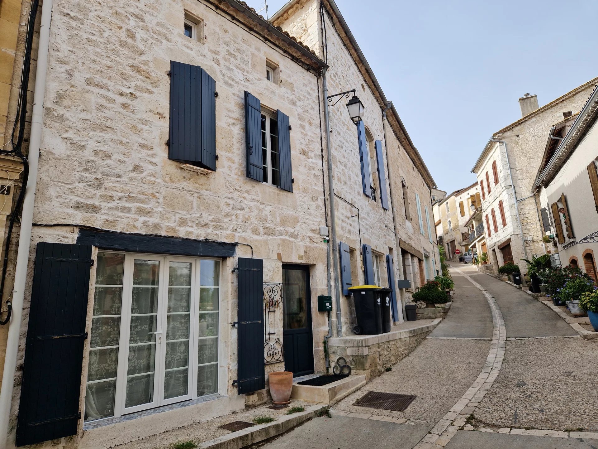 Stone house in the heart of the village, Midi-Pyrénées – France – BVI72094