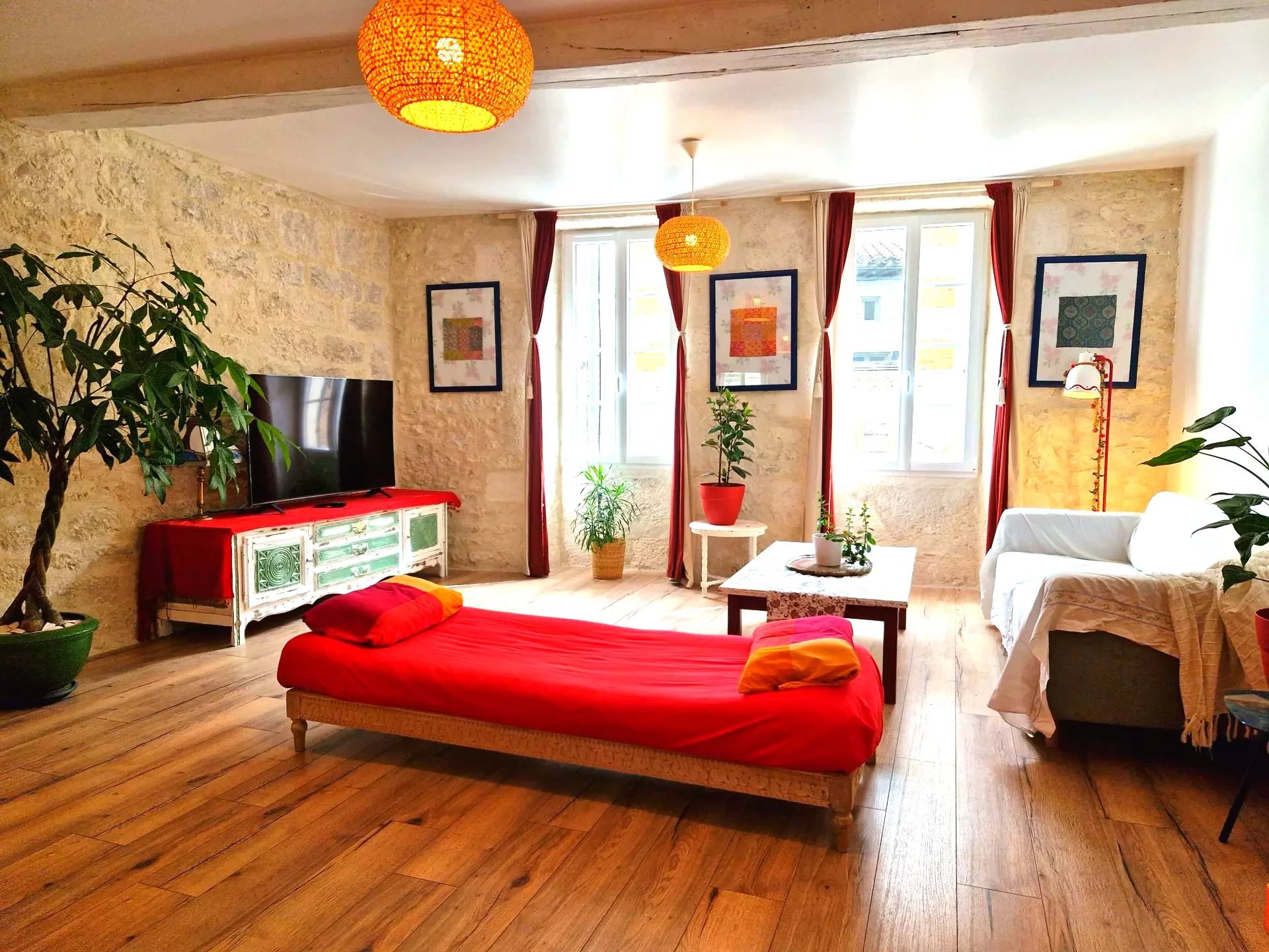 Stone house in the heart of the village, Midi-Pyrénées – France – BVI72094