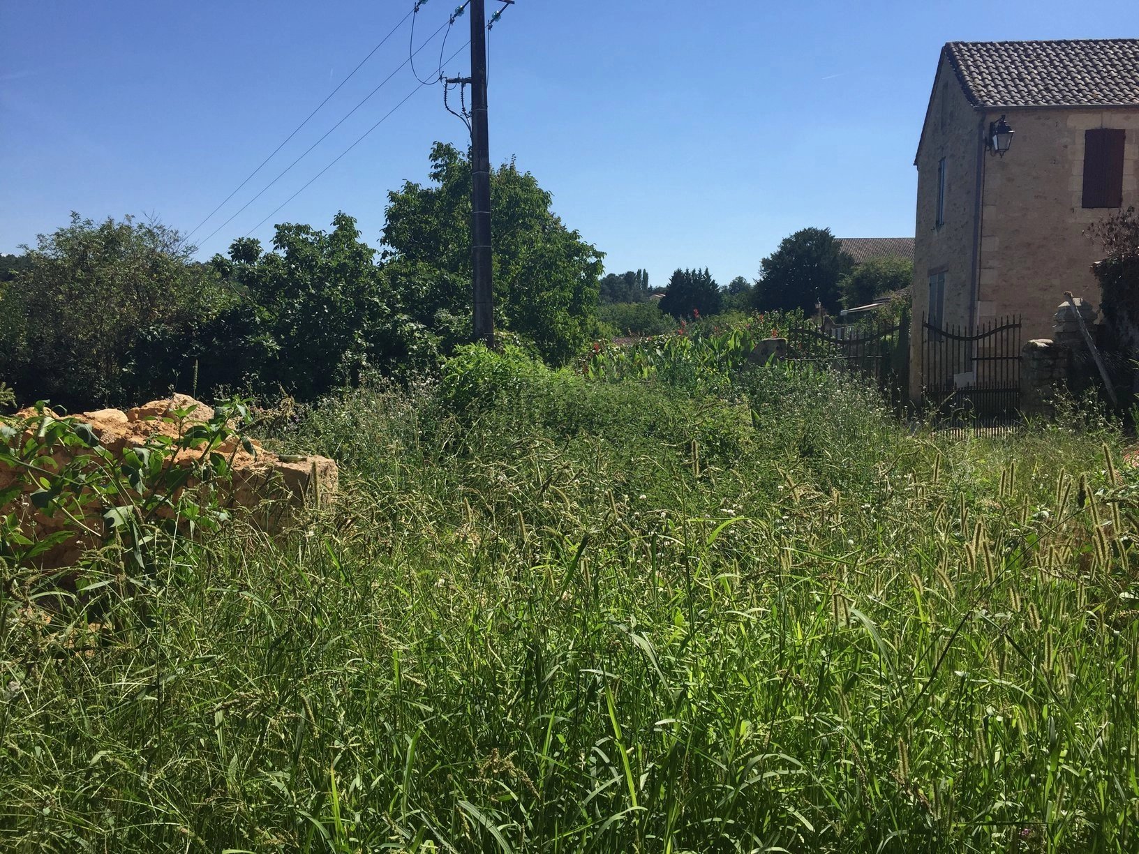Lovely project in a lovely village with bar –  building to renovate with garden, Aquitaine – France – BVI71999
