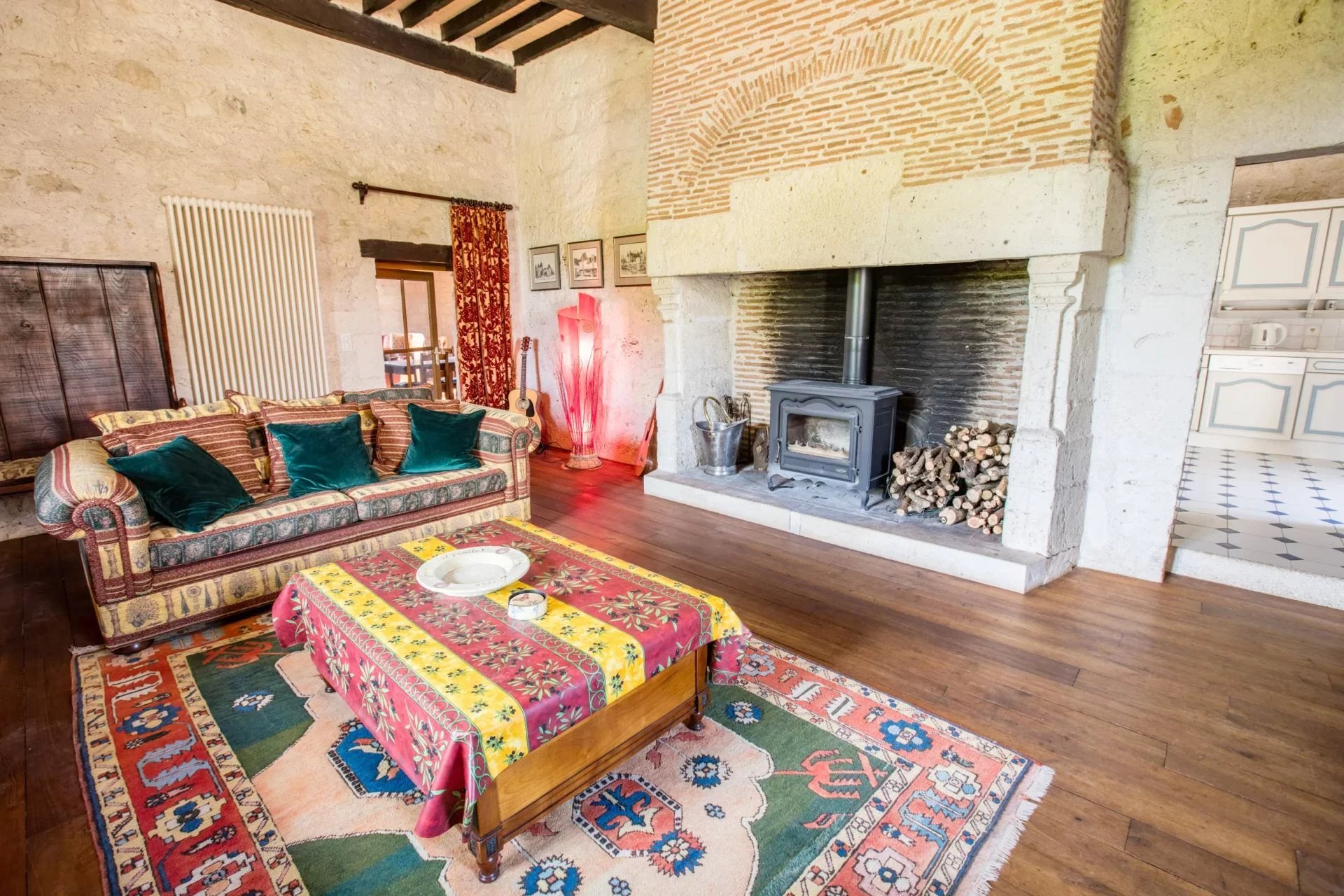 Prestigious manor house overlooking the valley, Aquitaine – France – BVI64905