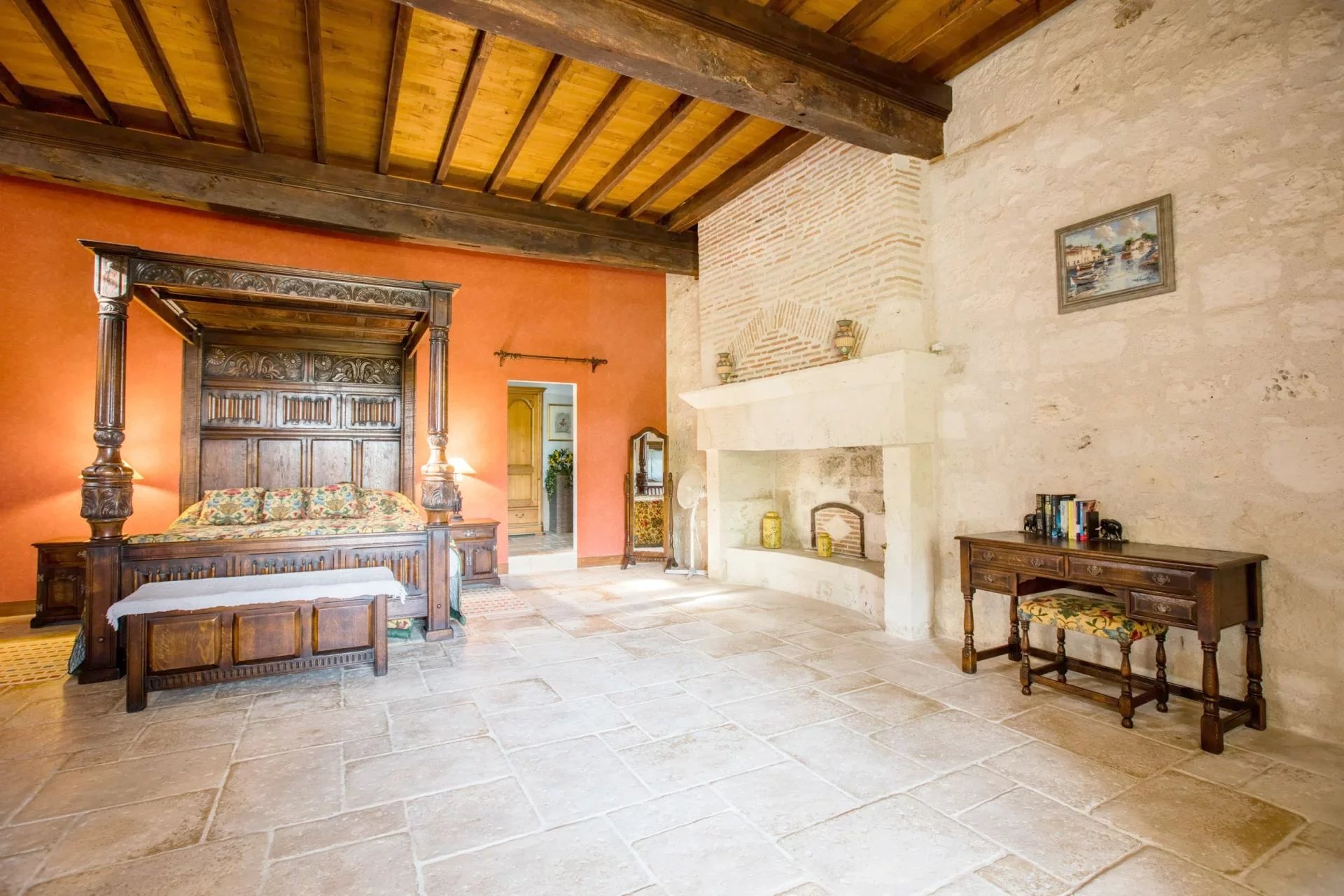 Prestigious manor house overlooking the valley, Aquitaine – France – BVI64905