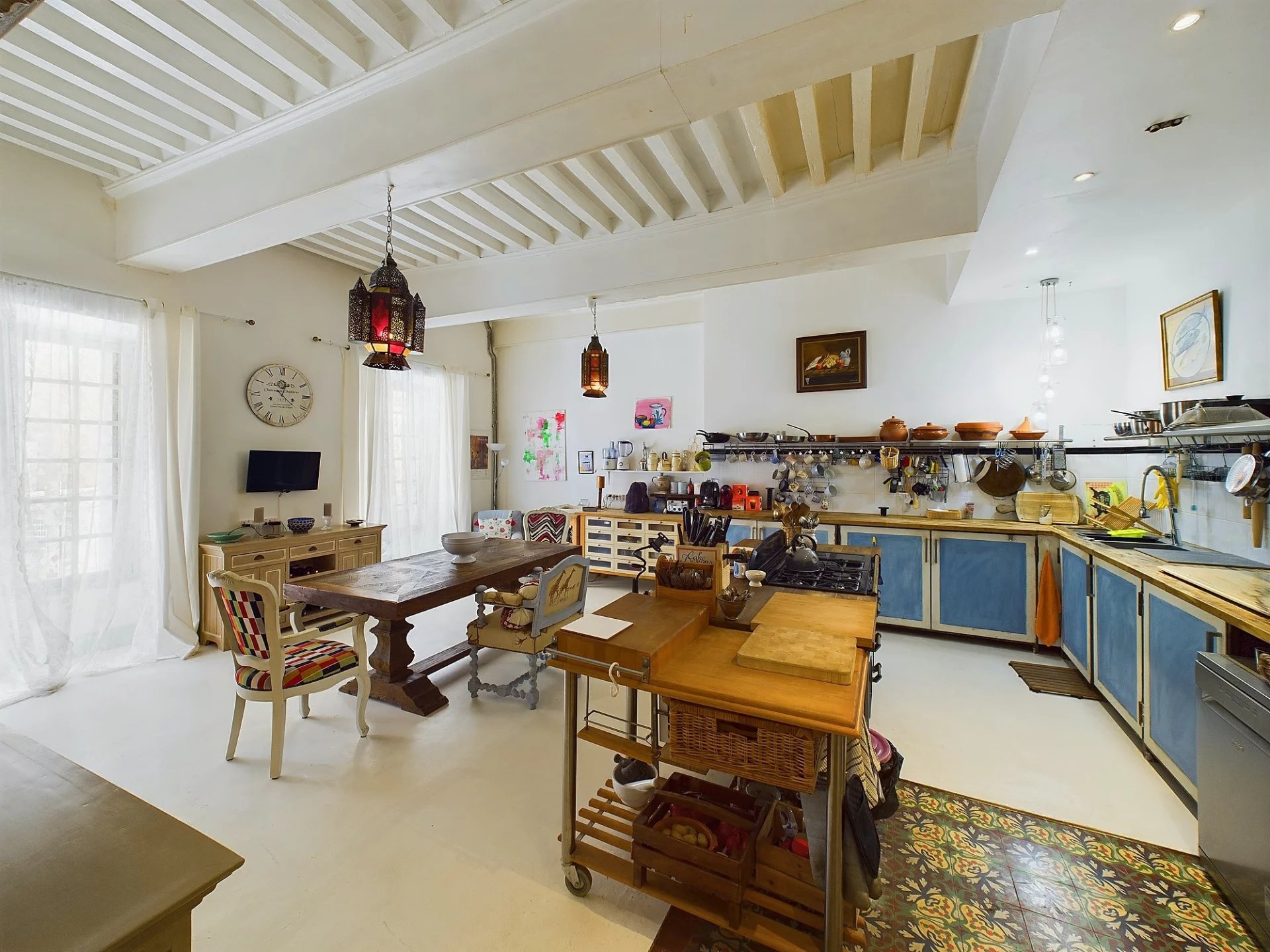 Bourgeois 17th century townhouse in heart of Carcassonne with roof terrace and courtyard entrance, Languedoc-Roussillon – France – BVI73843