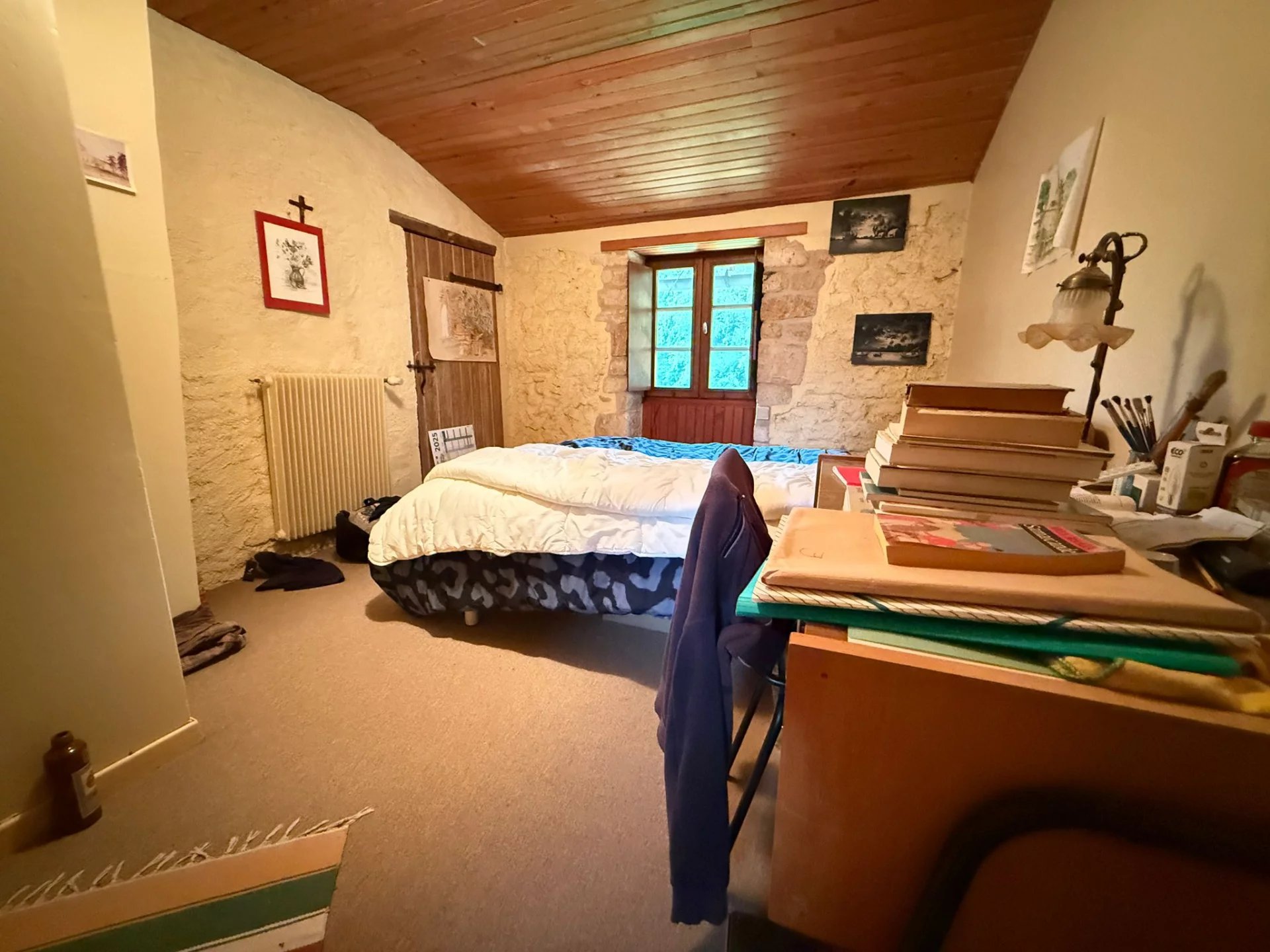 Beautiful 4-Bedroom Stone Property in a Tranquil Neighbourhood, Poitou-Charentes – France – BVI81013