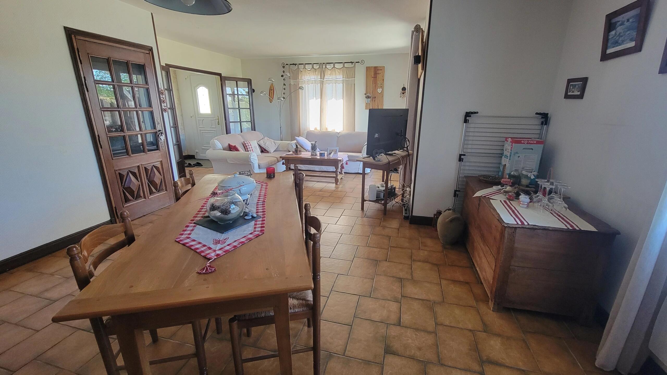 Near Ruffec, a single-storey detached house with three bedrooms, a garage and a garden, Poitou-Charentes – France – BVI85378