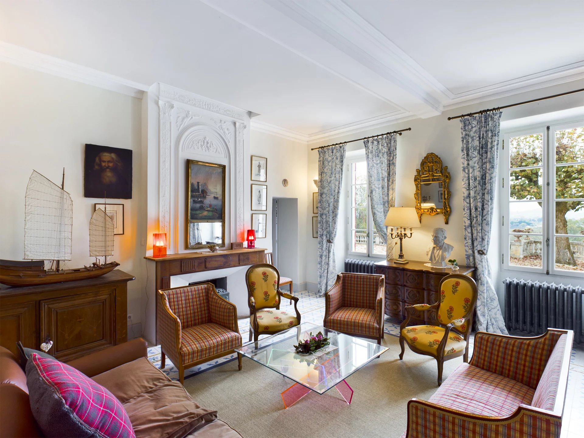 Superb manor house surrounded by a terraced garden close to the Lot, Aquitaine – France – BVI61108