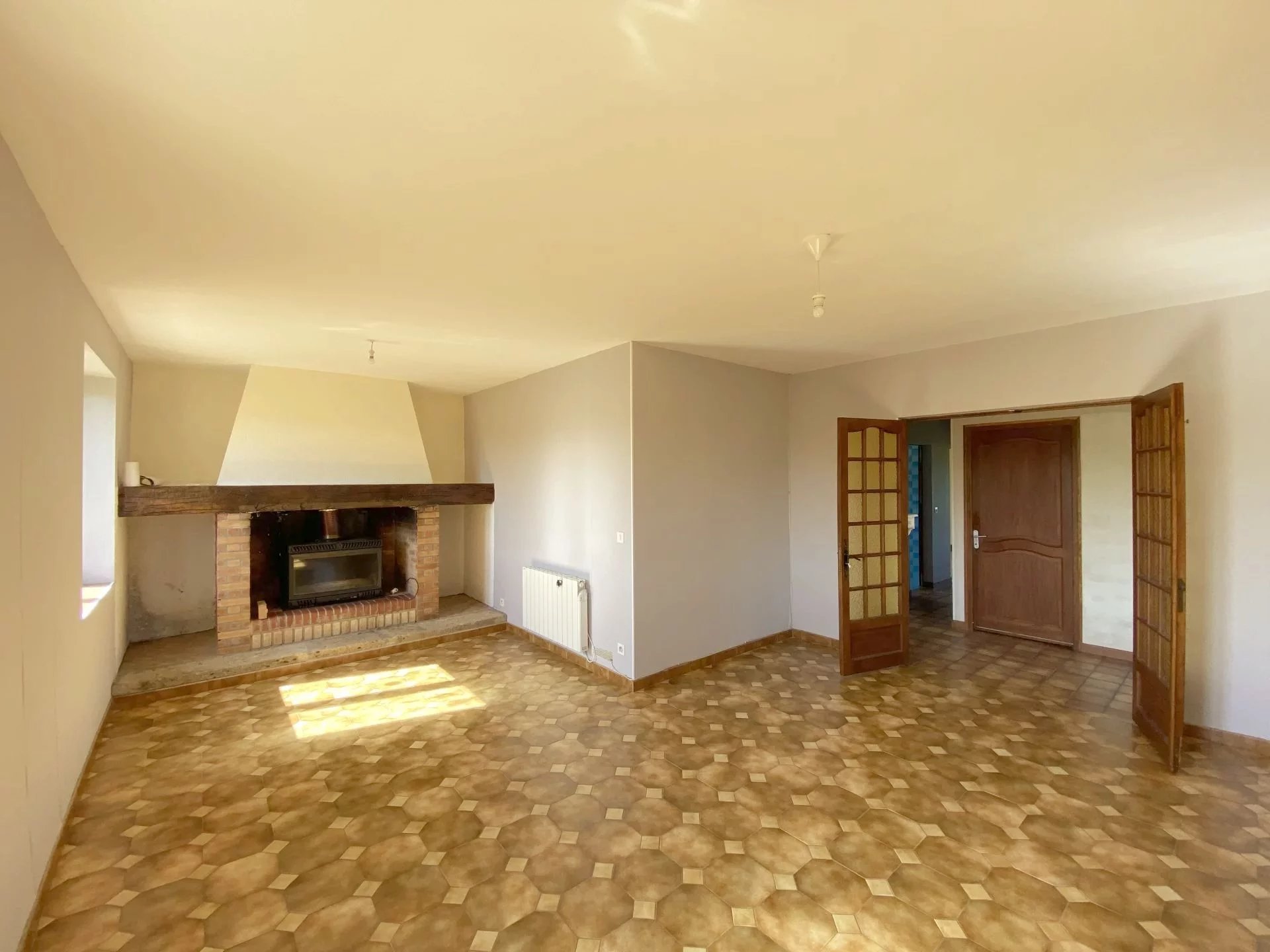 Beautiful stone villa waiting to be revitalised, Aquitaine – France – BVI72056