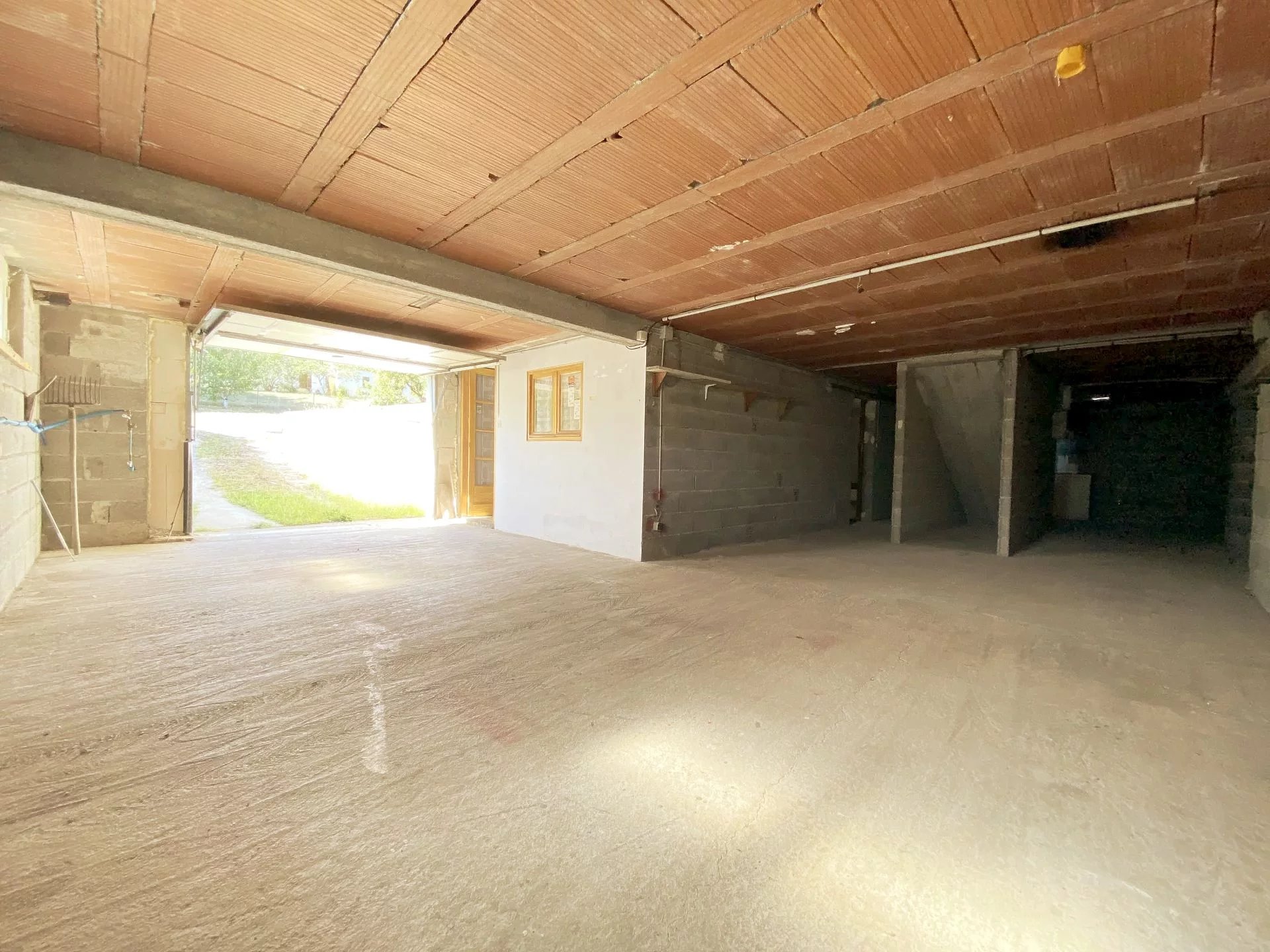 Beautiful stone villa waiting to be revitalised, Aquitaine – France – BVI72056