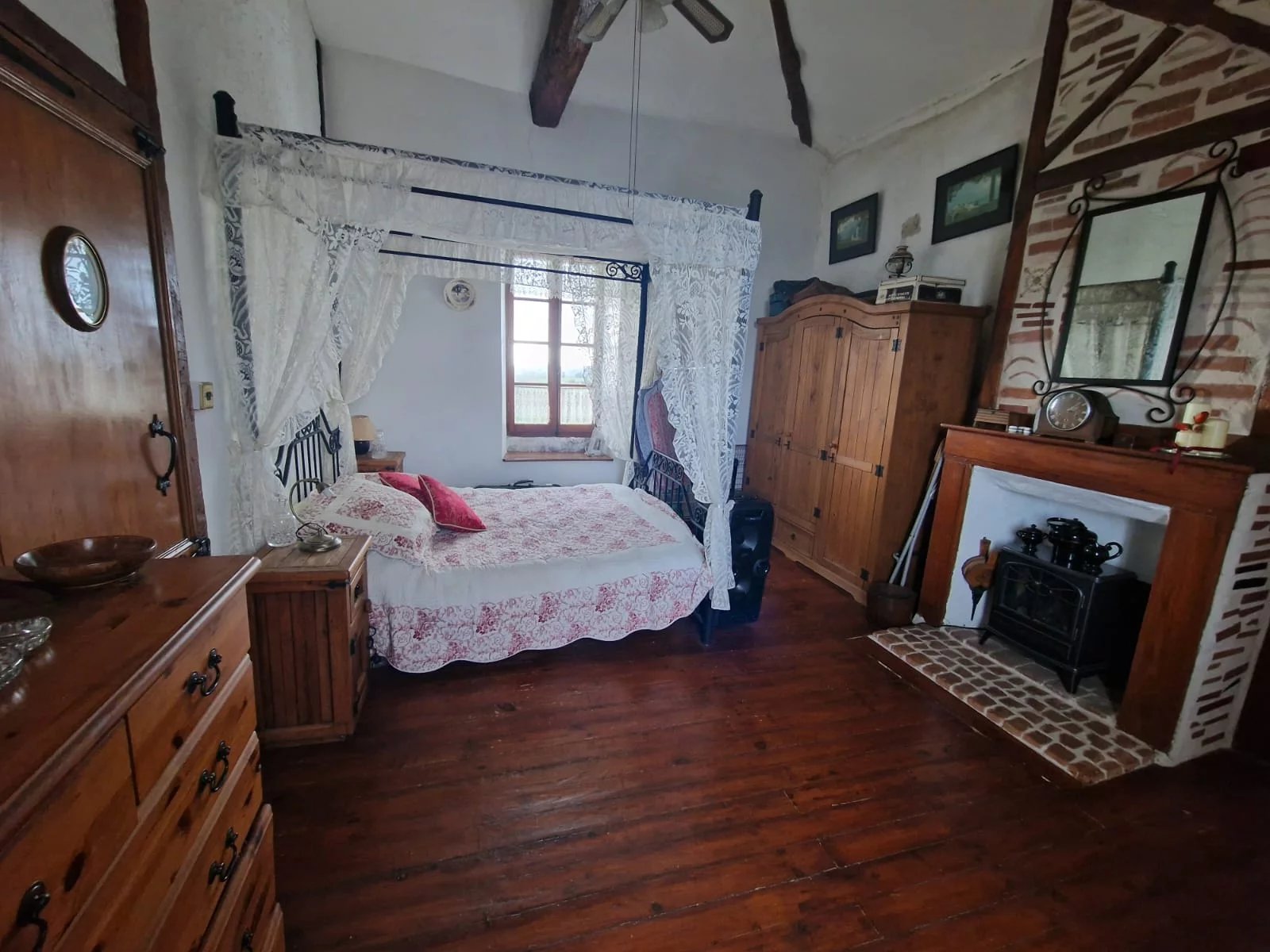 Charming stone property with pool on outskirts of a village, Aquitaine – France – BVI70941