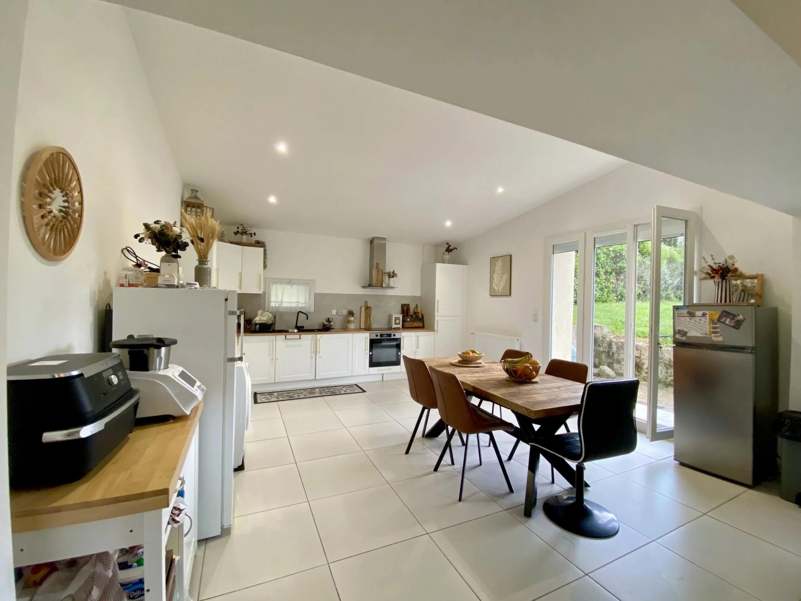 Lovely, light-filled country house near all amenities, Aquitaine – France – BVI85118