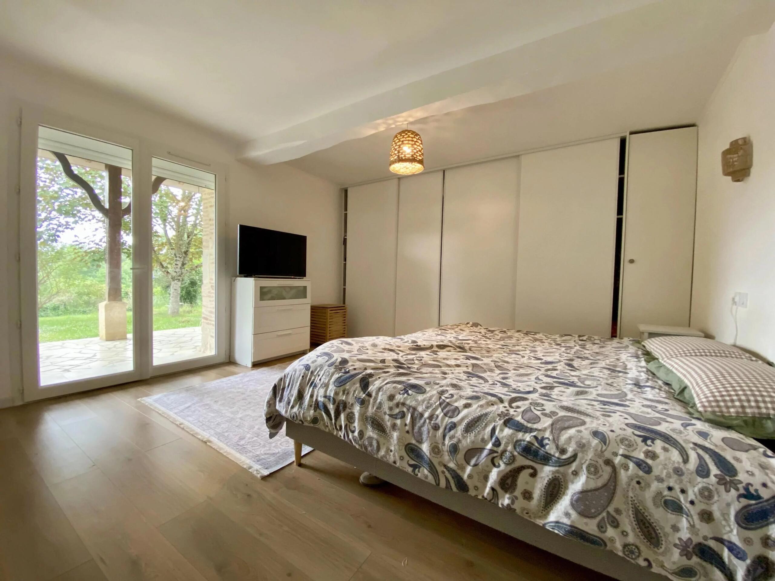 Lovely, light-filled country house near all amenities, Aquitaine – France – BVI85118