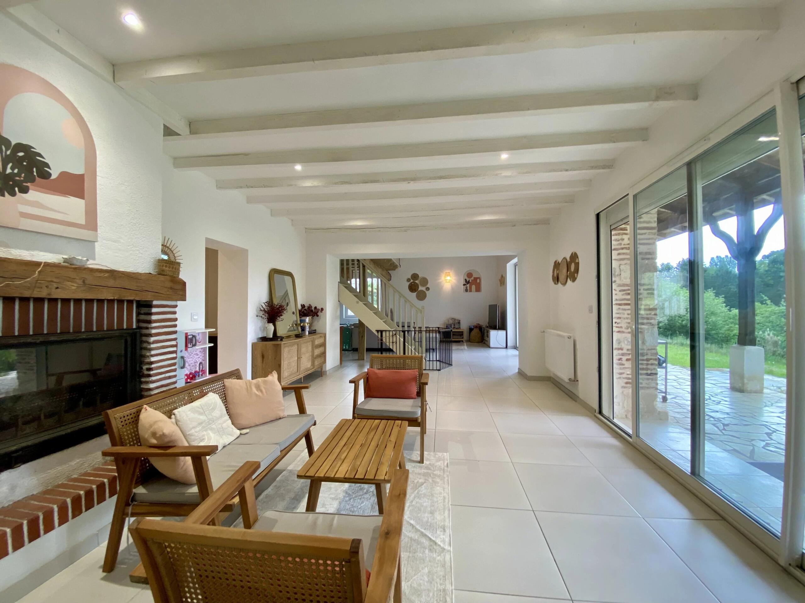 Lovely, light-filled country house near all amenities, Aquitaine – France – BVI85118