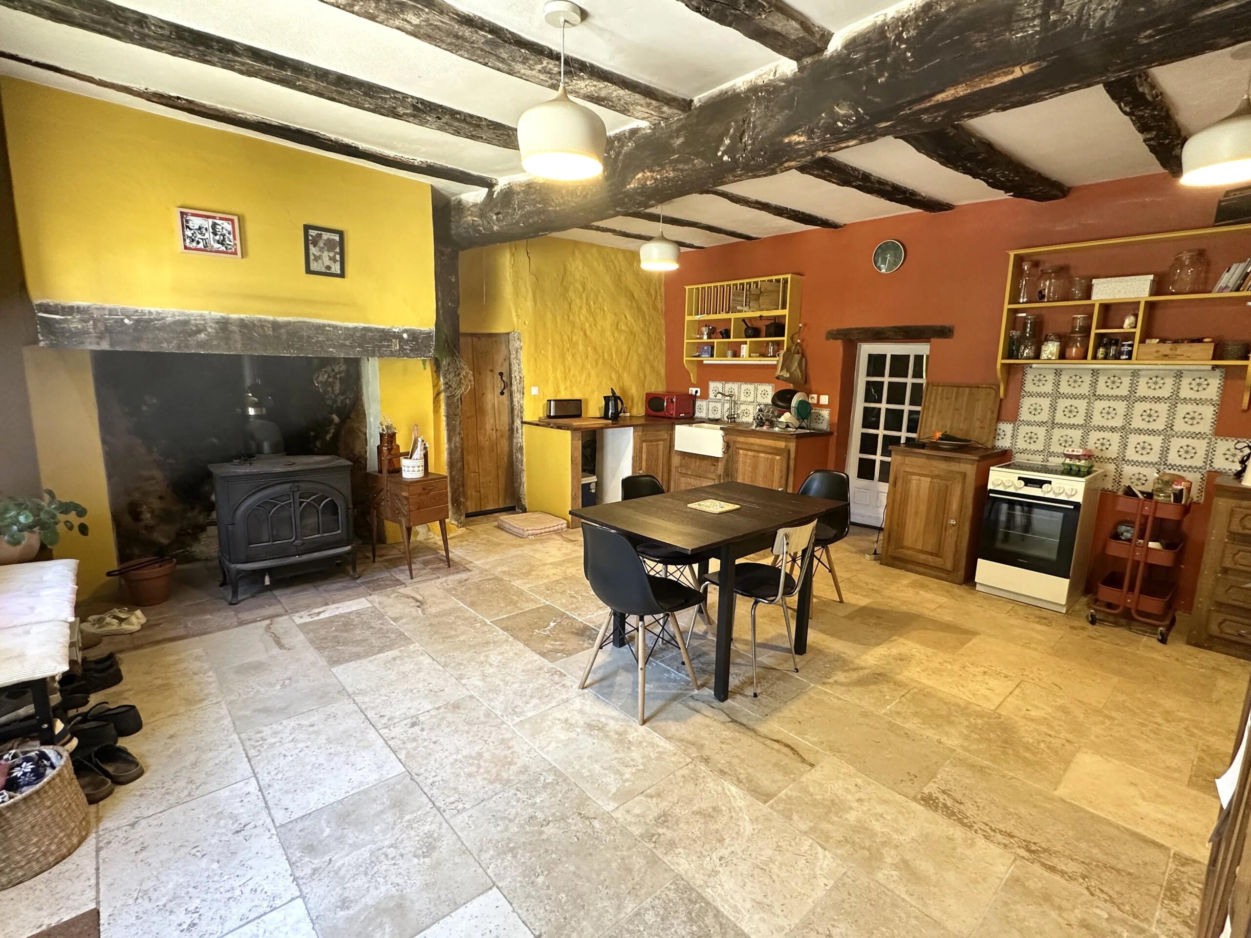 Character Perigord Stone House with Outbuildings and Over 4,000 m² of Land – Near Montpon-Ménestérol, S W France, Aquitaine – France – BVI81951
