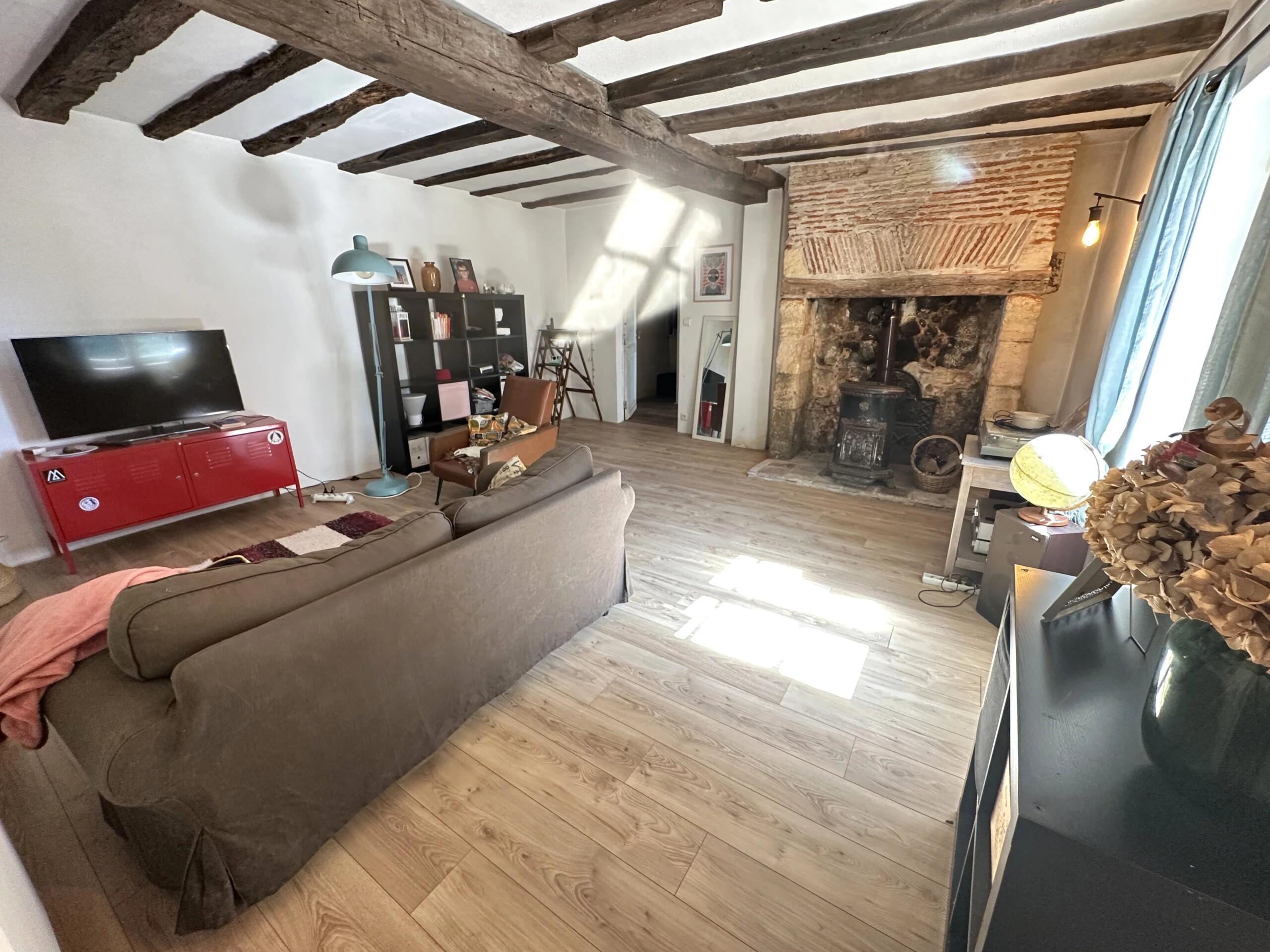 Character Perigord Stone House with Outbuildings and Over 4,000 m² of Land – Near Montpon-Ménestérol, S W France, Aquitaine – France – BVI81951