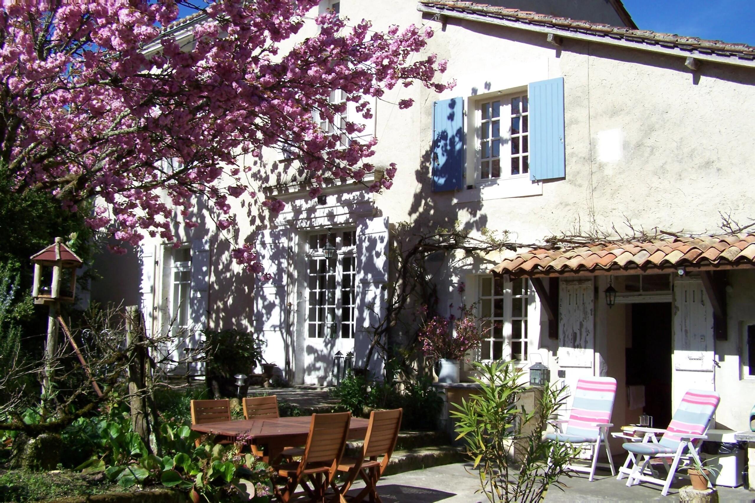 Enchanting 3 bedroom house and 2 gites in the Perigord Vert, Aquitaine – France – BVI84626