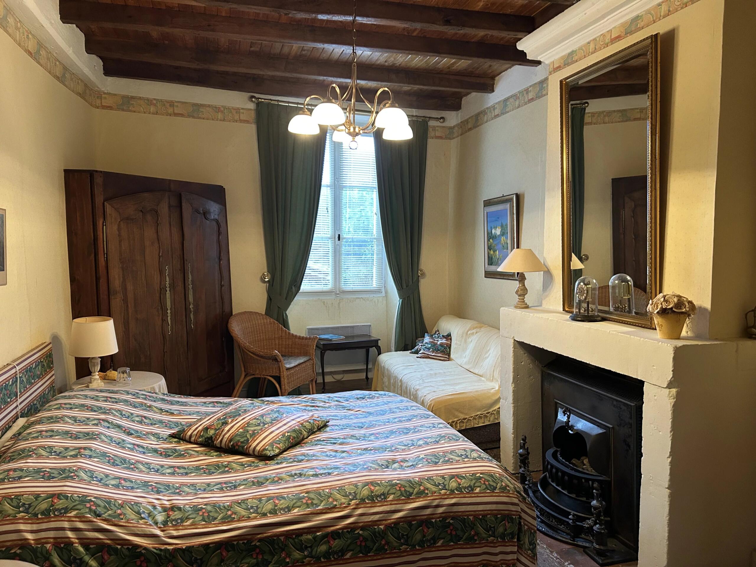 Enchanting 3 bedroom house and 2 gites in the Perigord Vert, Aquitaine – France – BVI84626