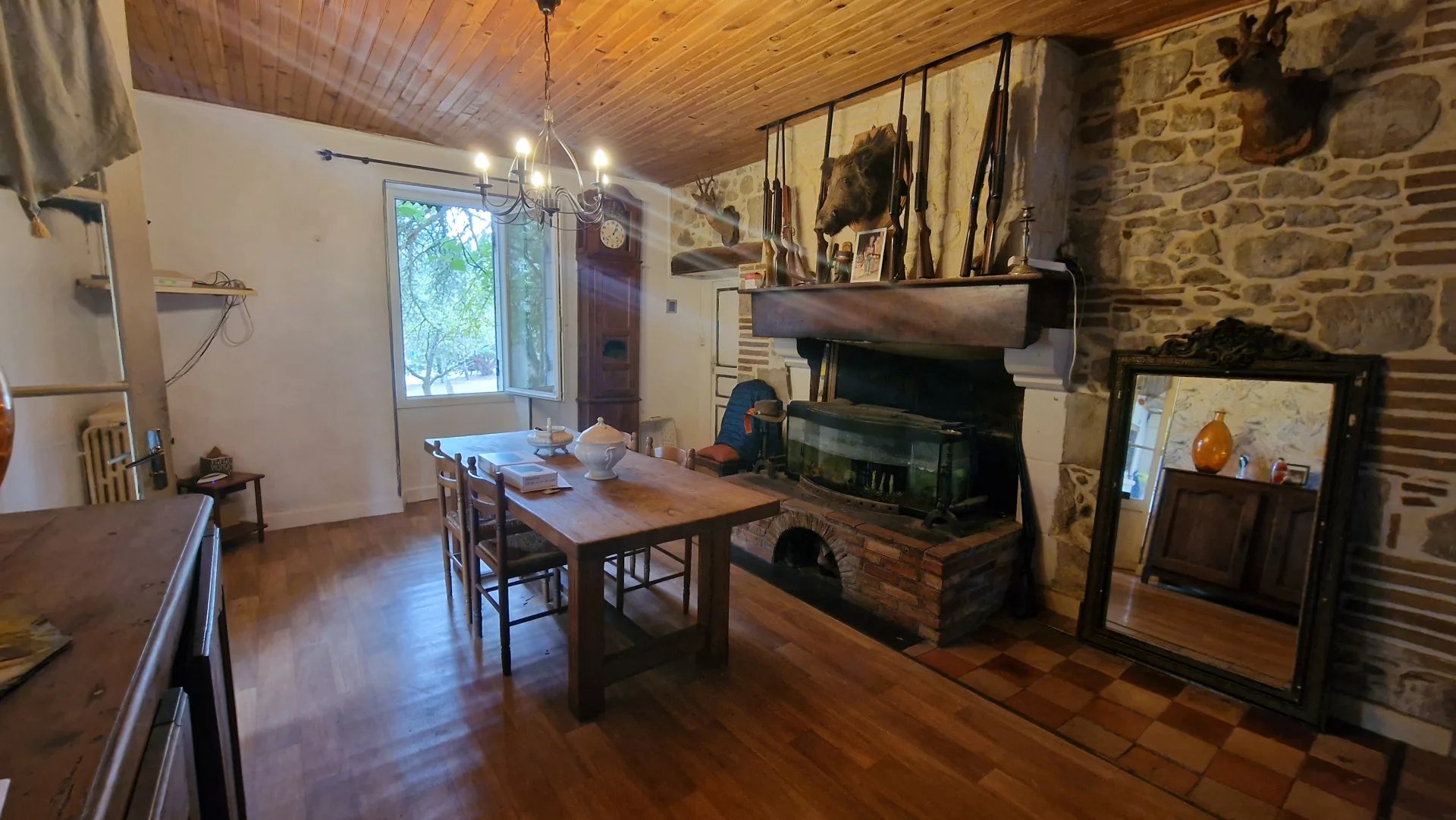 Large stone house with amazing views, Aquitaine – France – BVI67027