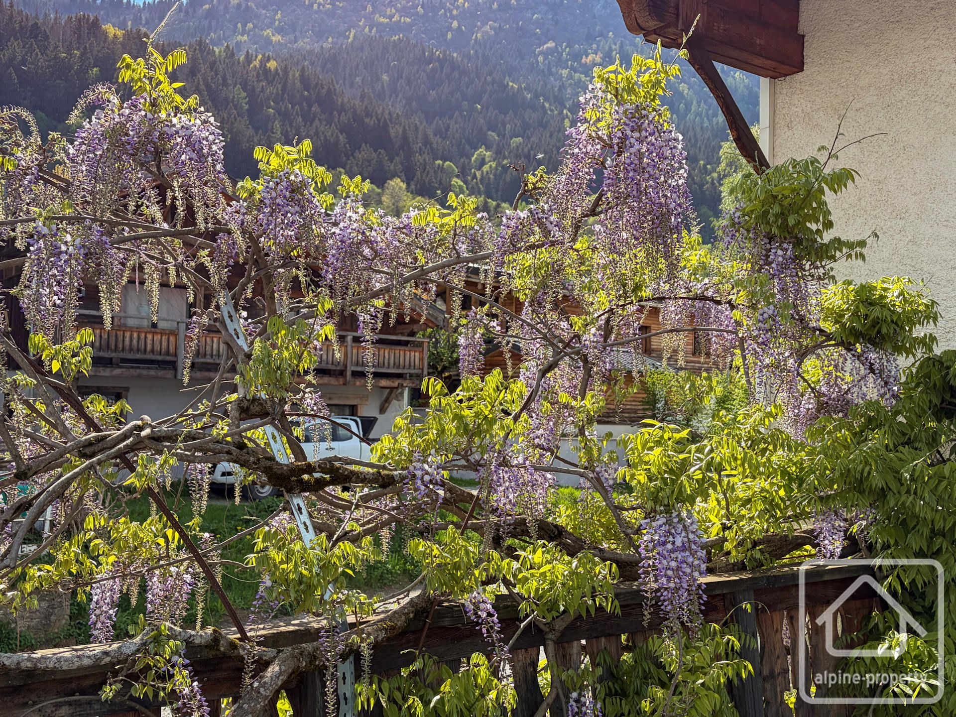 4 Bedroom Duplex Apartment Or Two 2 Bedroom Apartments, Large Terrace With Mont Blanc Views, Close To Ski Lift, 1 Hour From Geneva – CHAVANTSLH