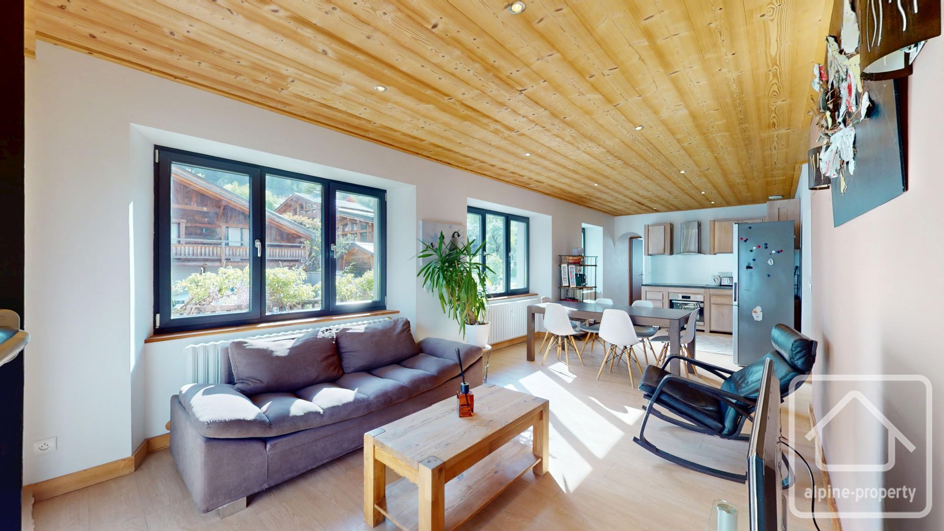 4 Bedroom Duplex Apartment Or Two 2 Bedroom Apartments, Large Terrace With Mont Blanc Views, Close To Ski Lift, 1 Hour From Geneva – CHAVANTSLH