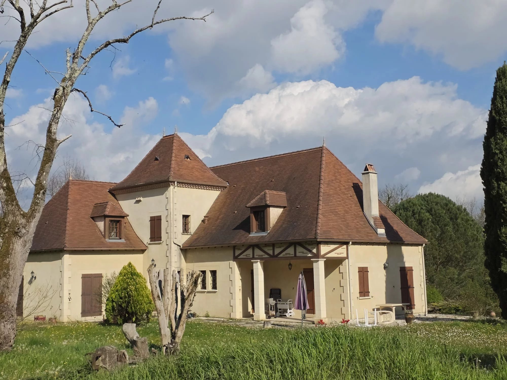 Spacious Périgourdine Property with Character, Outbuildings and 1.4 Hectares of Land, Aquitaine – France – BVI85050