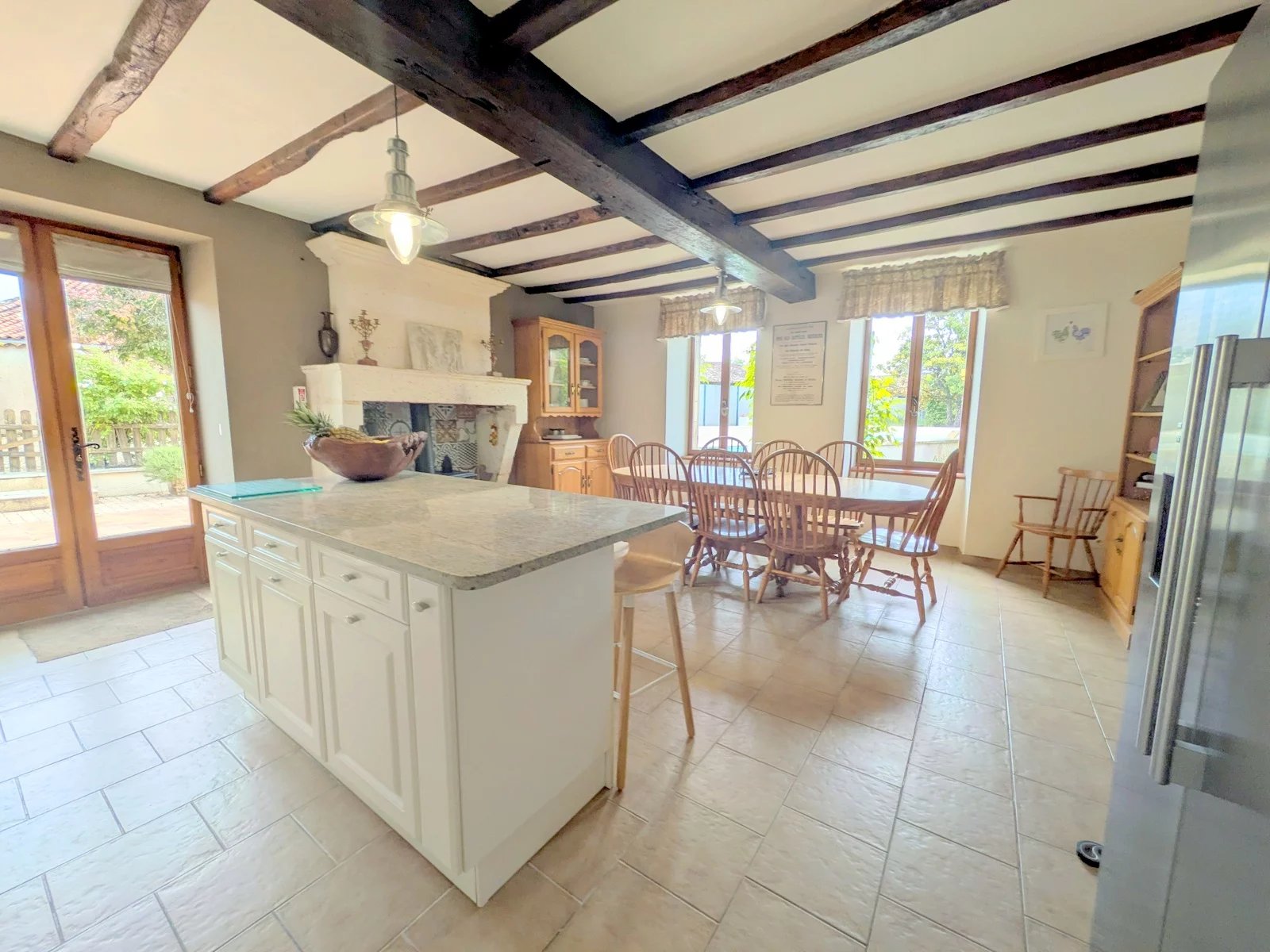 Renovated farmhouse with independent Guest Accommodation and Heated Pool, Poitou-Charentes – France – BVI85434