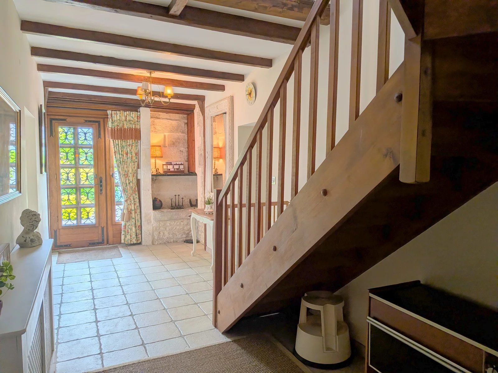 Renovated farmhouse with independent Guest Accommodation and Heated Pool, Poitou-Charentes – France – BVI85434