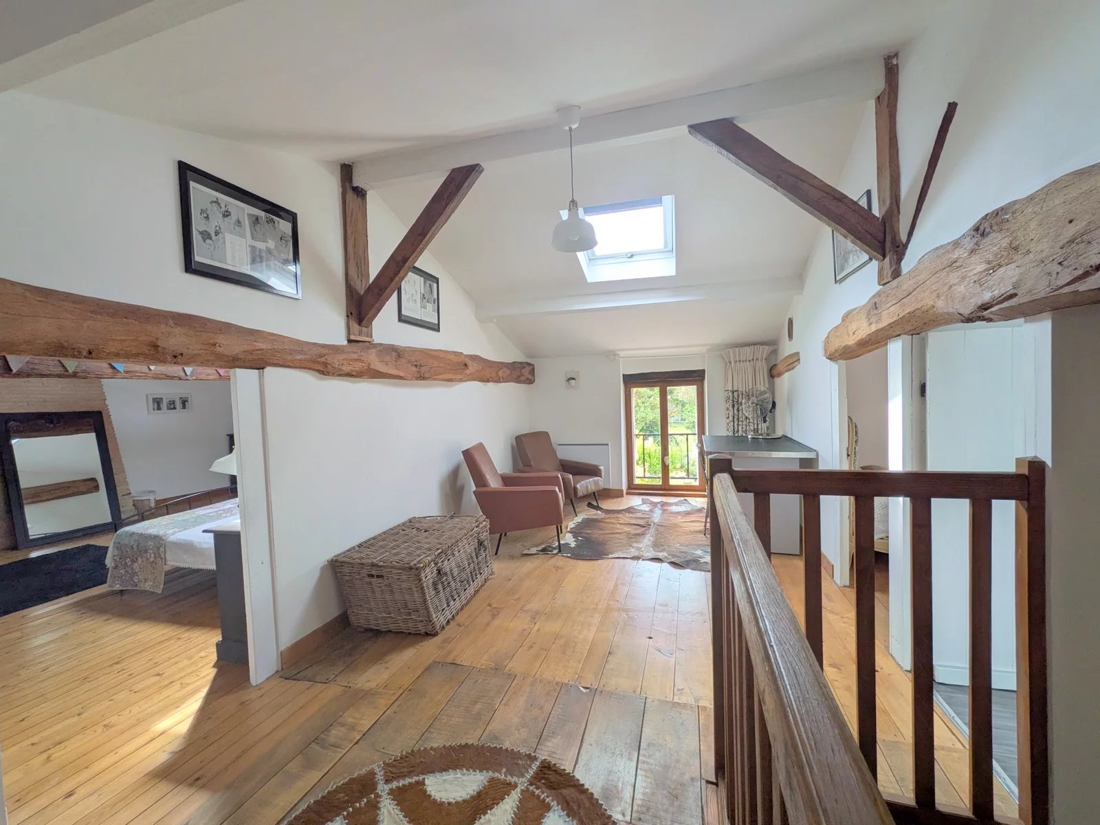 Renovated farmhouse with independent Guest Accommodation and Heated Pool, Poitou-Charentes – France – BVI85434