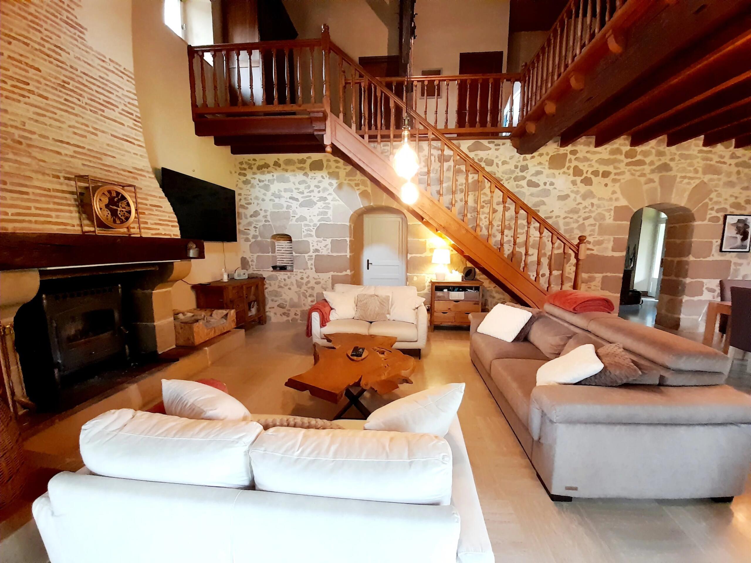 Pretty stone cottage with 4 bedrooms, a large garage and carport, Aquitaine – France – BVI85491