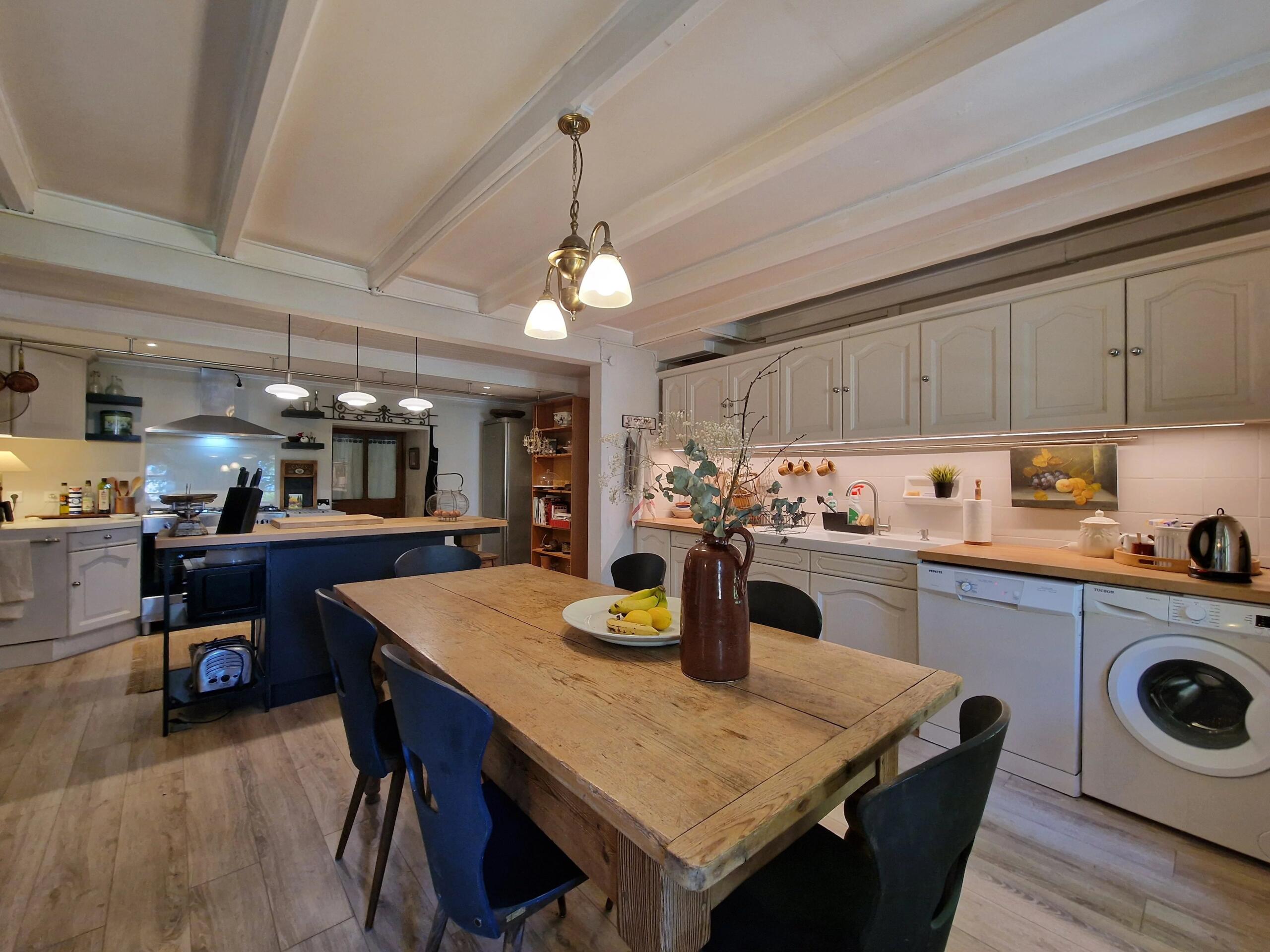 Charming 4/5 Bedroom village house with lovely garden, Aquitaine – France – BVI85477
