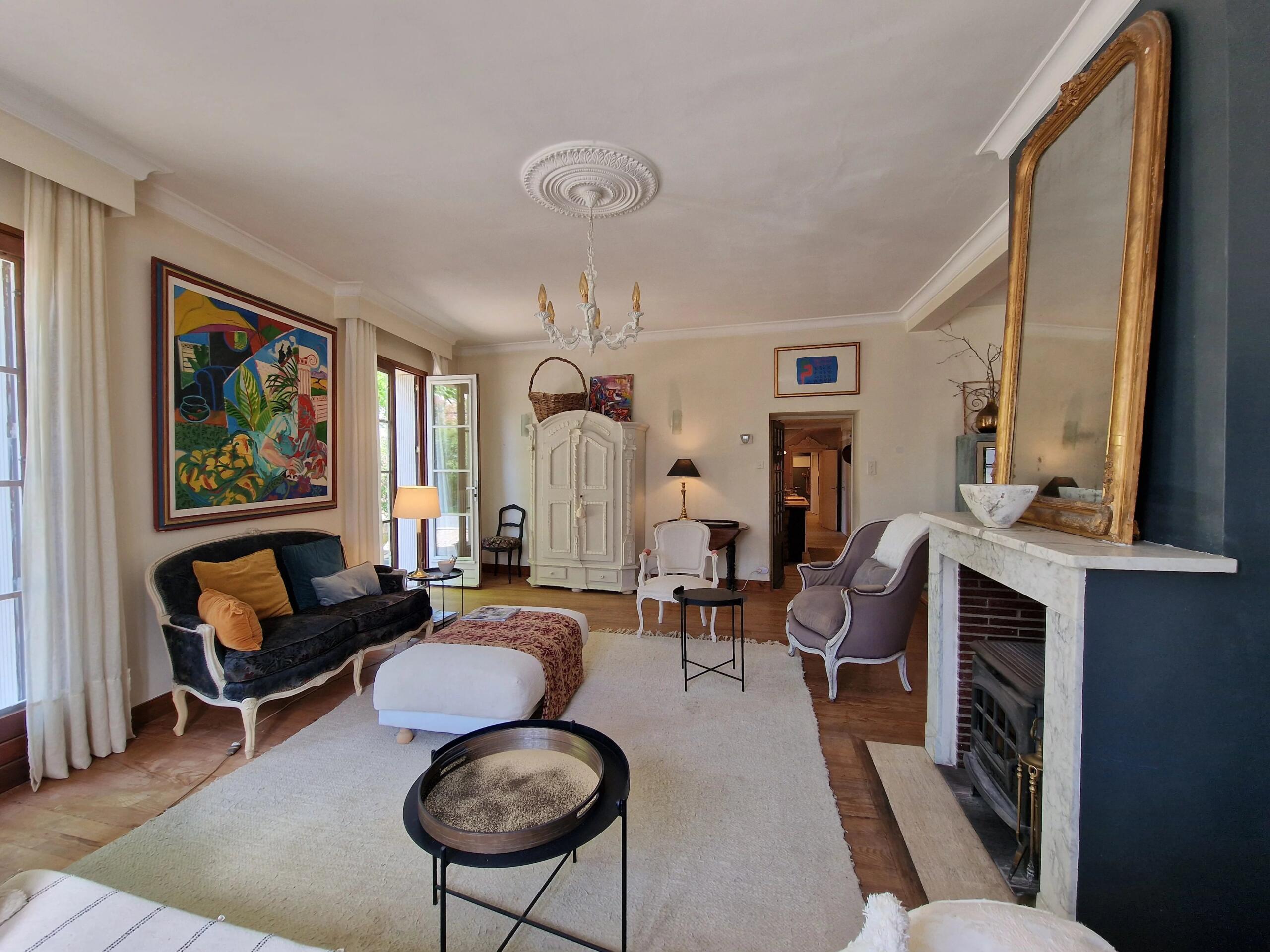 Charming 4/5 Bedroom village house with lovely garden, Aquitaine – France – BVI85477