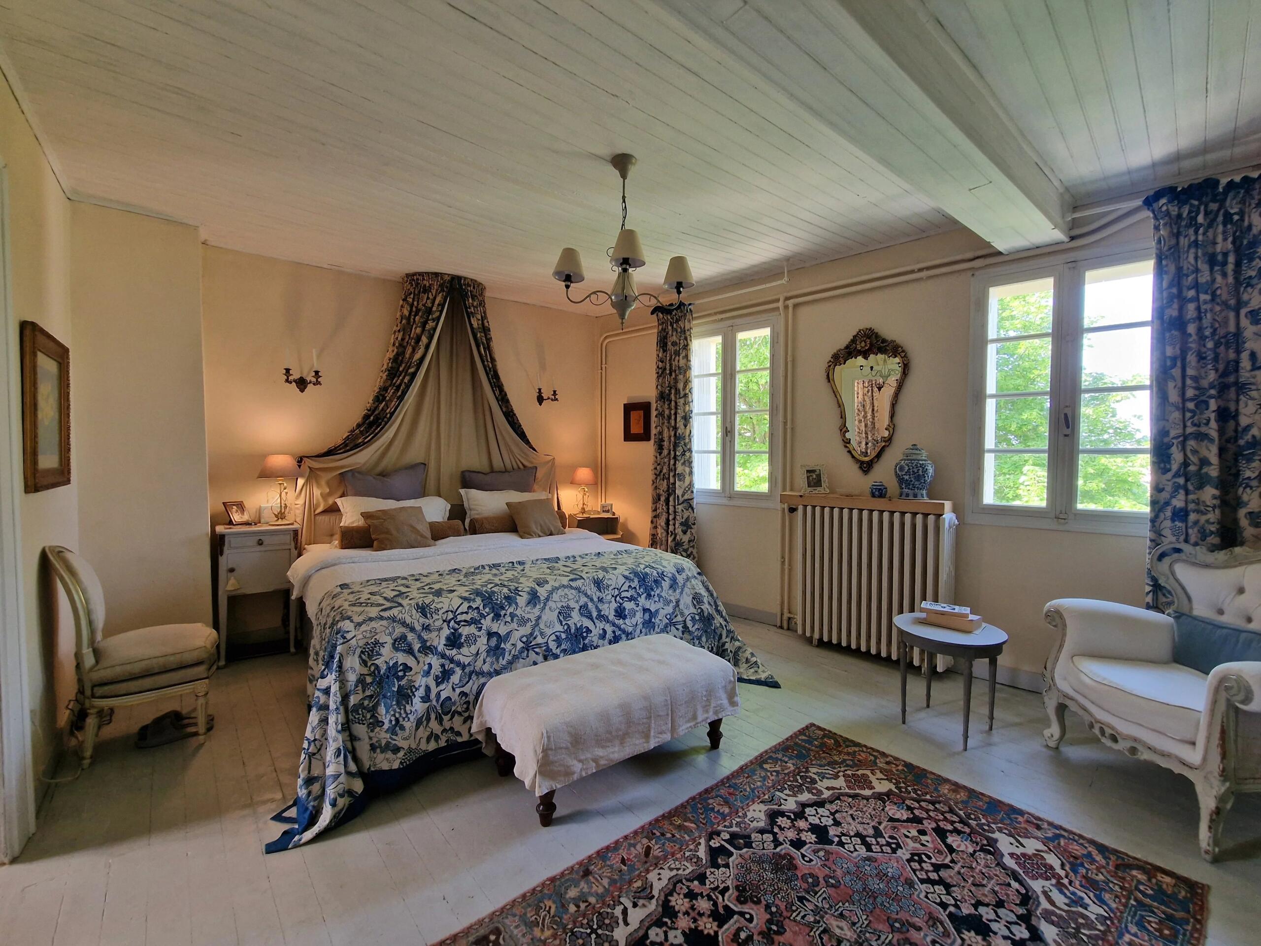 Charming 4/5 Bedroom village house with lovely garden, Aquitaine – France – BVI85477