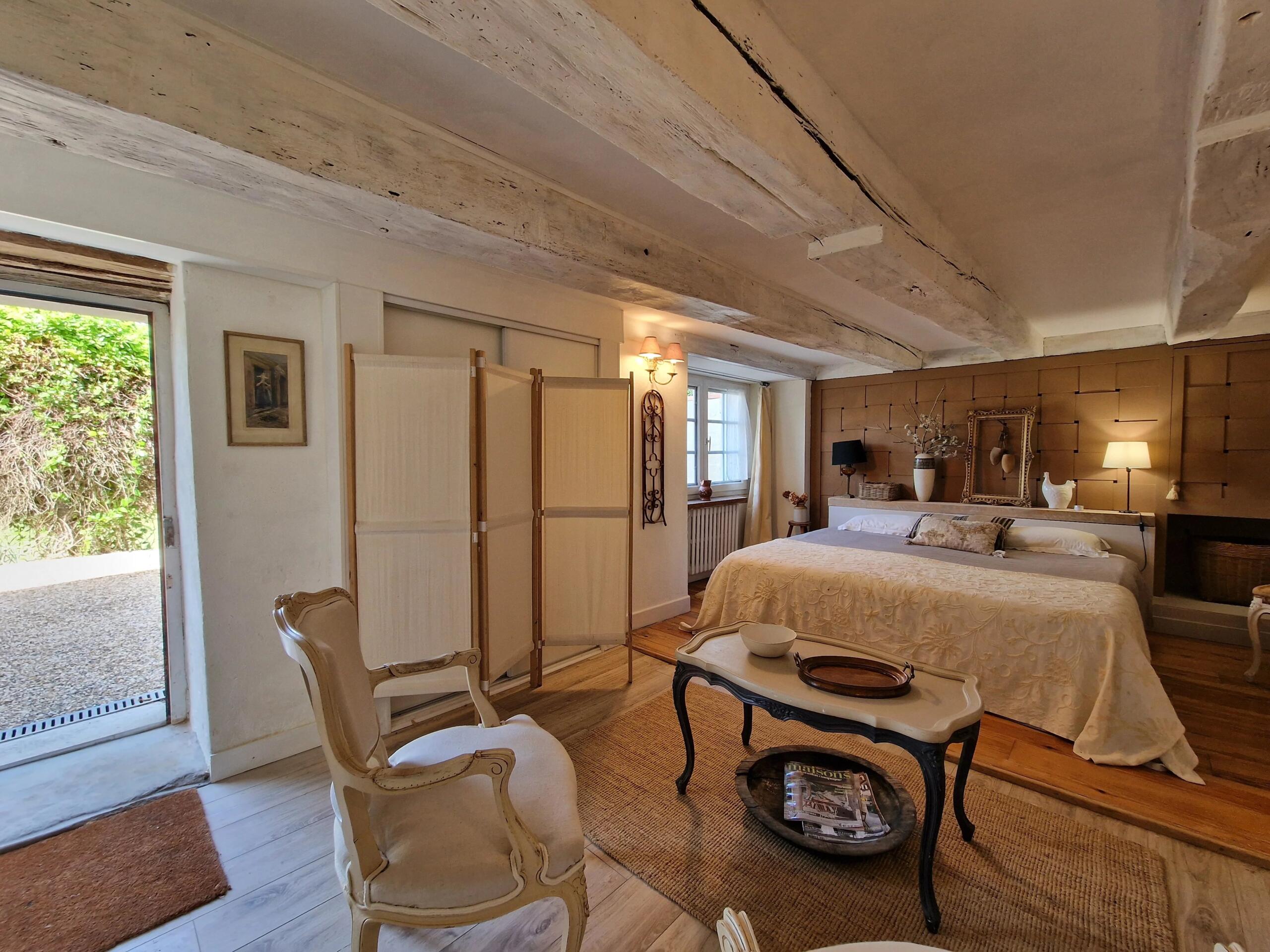 Charming 4/5 Bedroom village house with lovely garden, Aquitaine – France – BVI85477