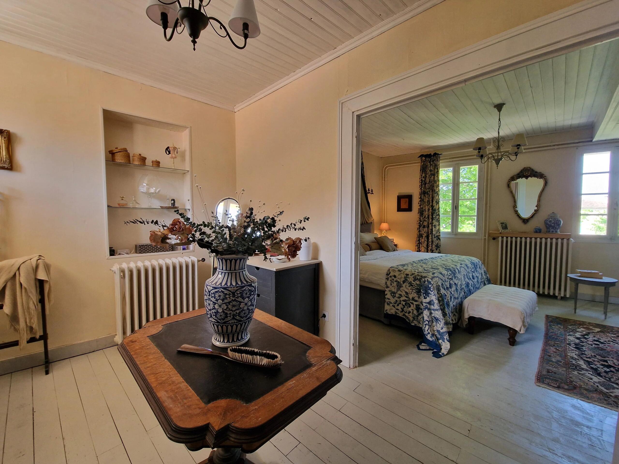 Charming 4/5 Bedroom village house with lovely garden, Aquitaine – France – BVI85477