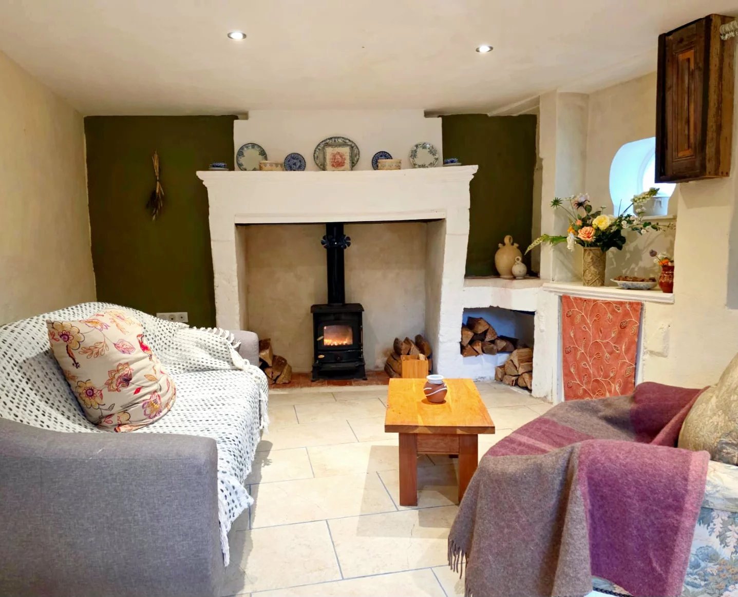 Beautifully restored village house within walking distance to Verteillac, Aquitaine – France – BVI76924