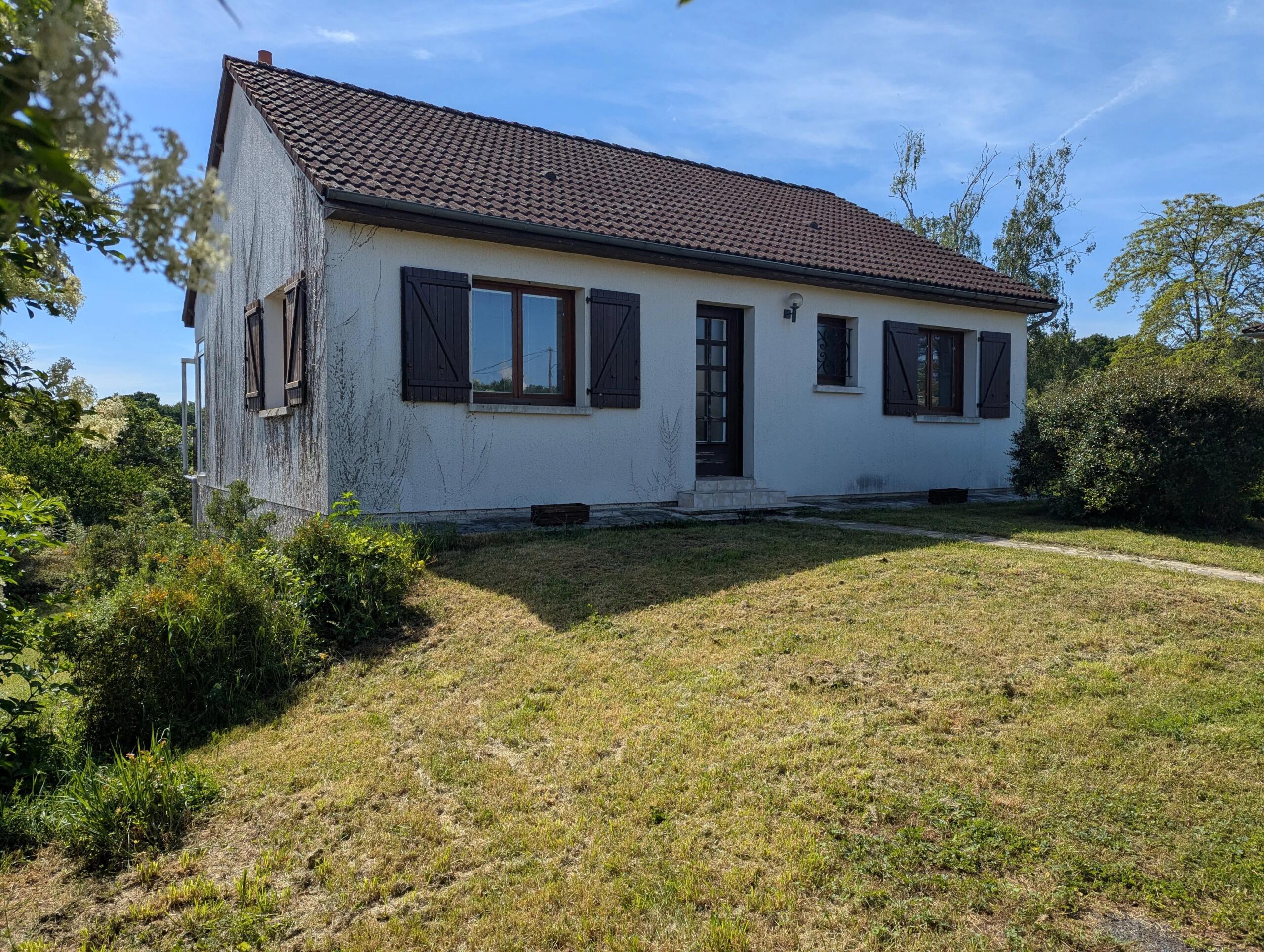 Great location – 2 bedroom property walking distance from Montmorillon, Poitou-Charentes – France – BVI84860