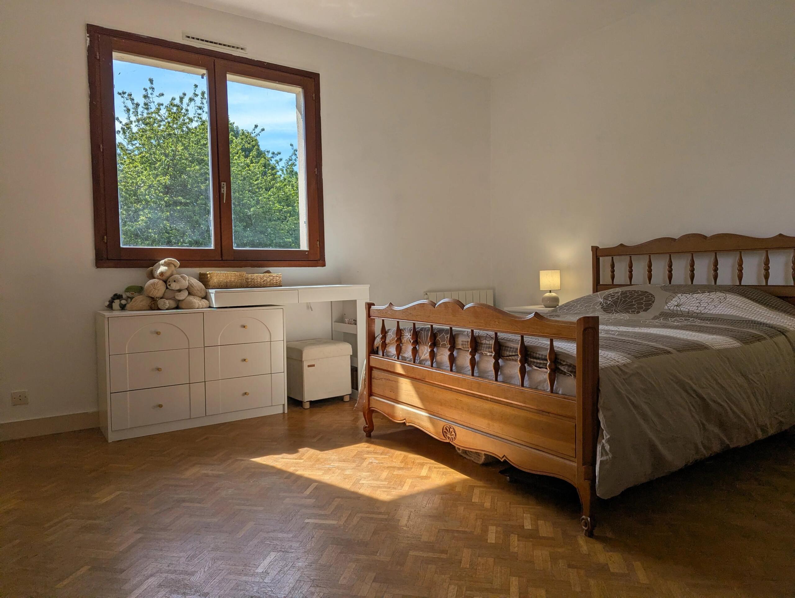 Great location – 2 bedroom property walking distance from Montmorillon, Poitou-Charentes – France – BVI84860