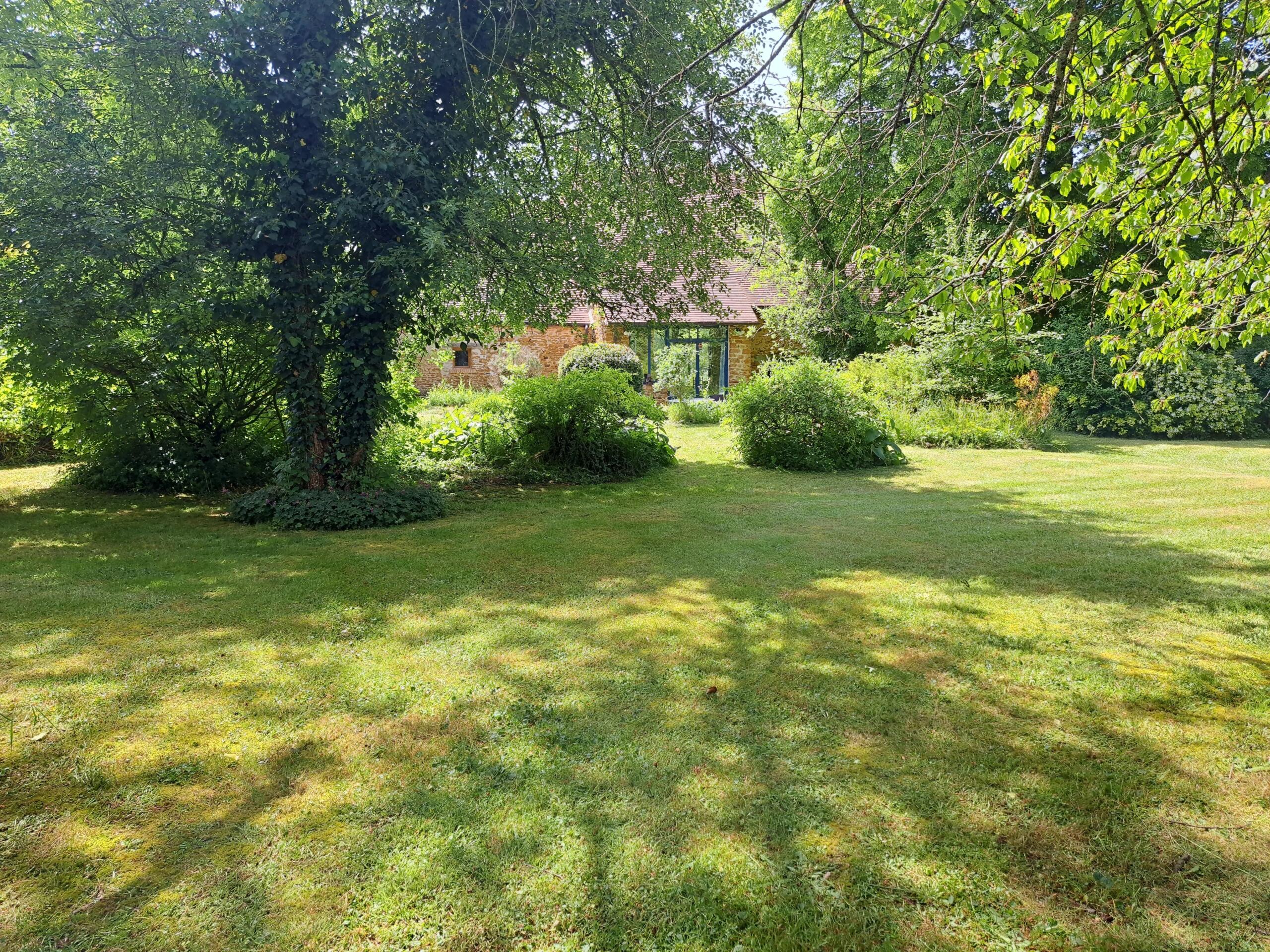 Fabulous converted barn with land, Centre – France – BVI85441