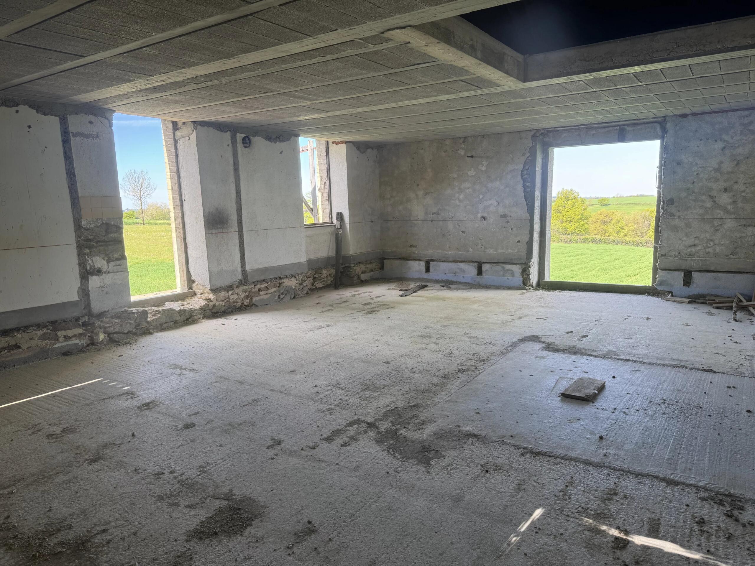 Former Farm Property to Renovate with 4.28 Hectares near Rieupeyroux, Midi-Pyrénées – France – BVI85455