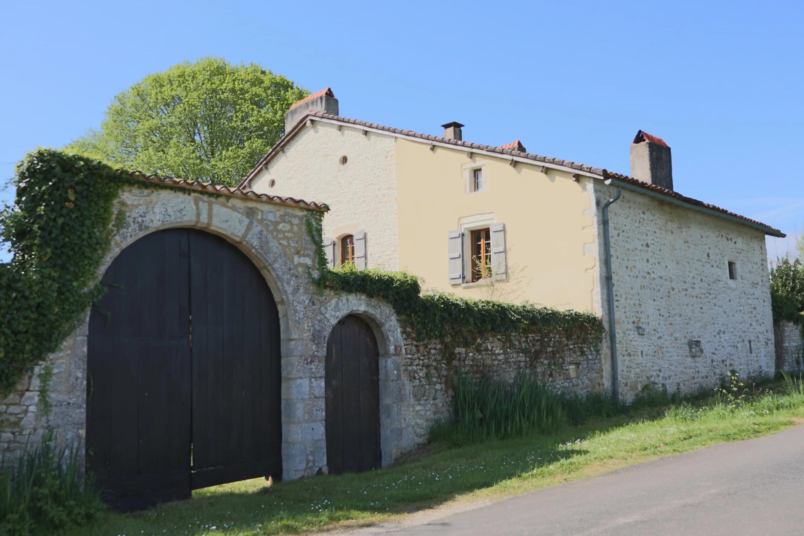 17th century historic ‘Logis’., Nouvelle-Aquitaine – France – BVI82590