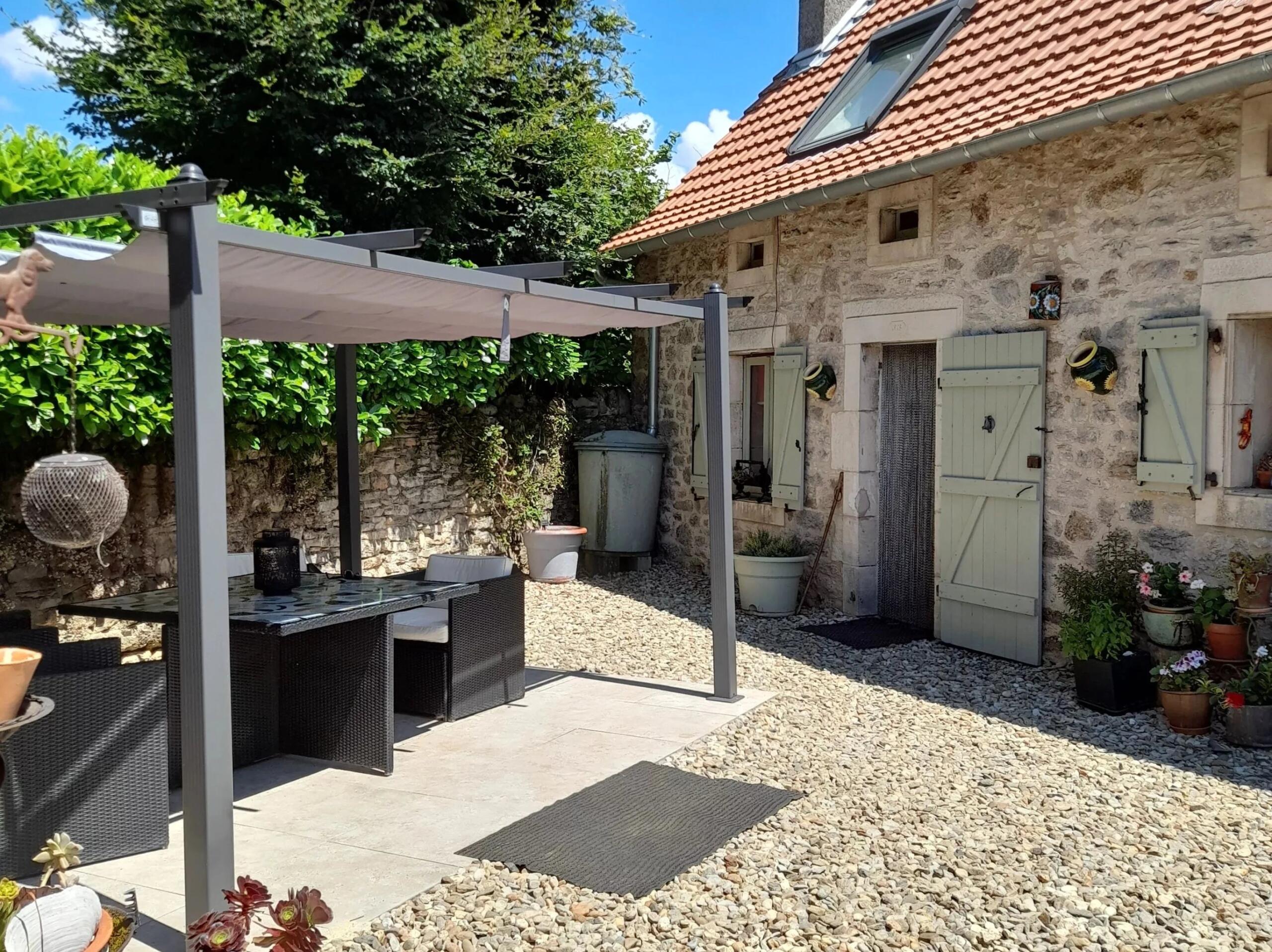 Sector Villeneuve, Aveyron: Charming detached house with guest annex and swimming pool, Midi-Pyrénées – France – BVI85149