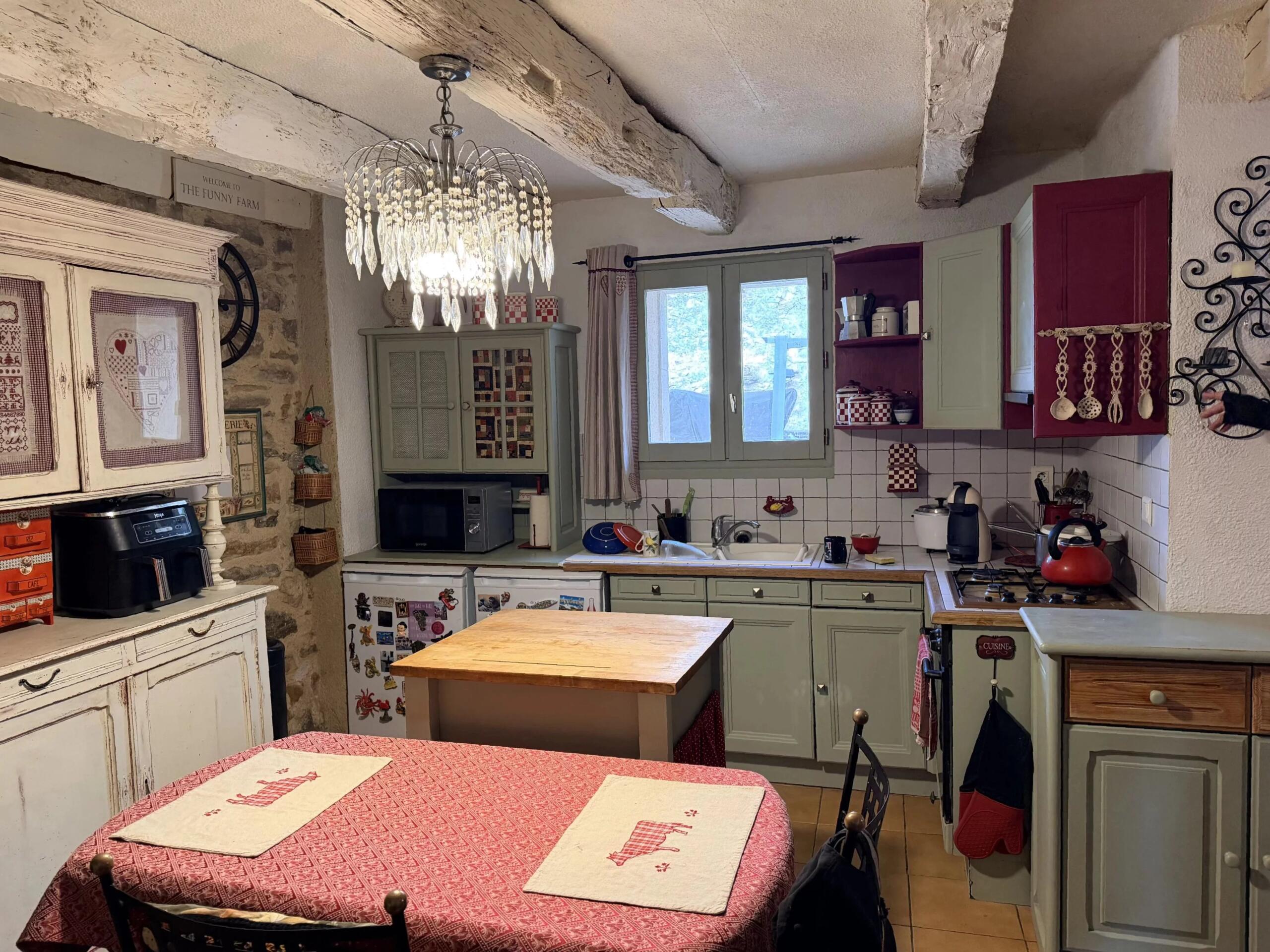 Sector Villeneuve, Aveyron: Charming detached house with guest annex and swimming pool, Midi-Pyrénées – France – BVI85149