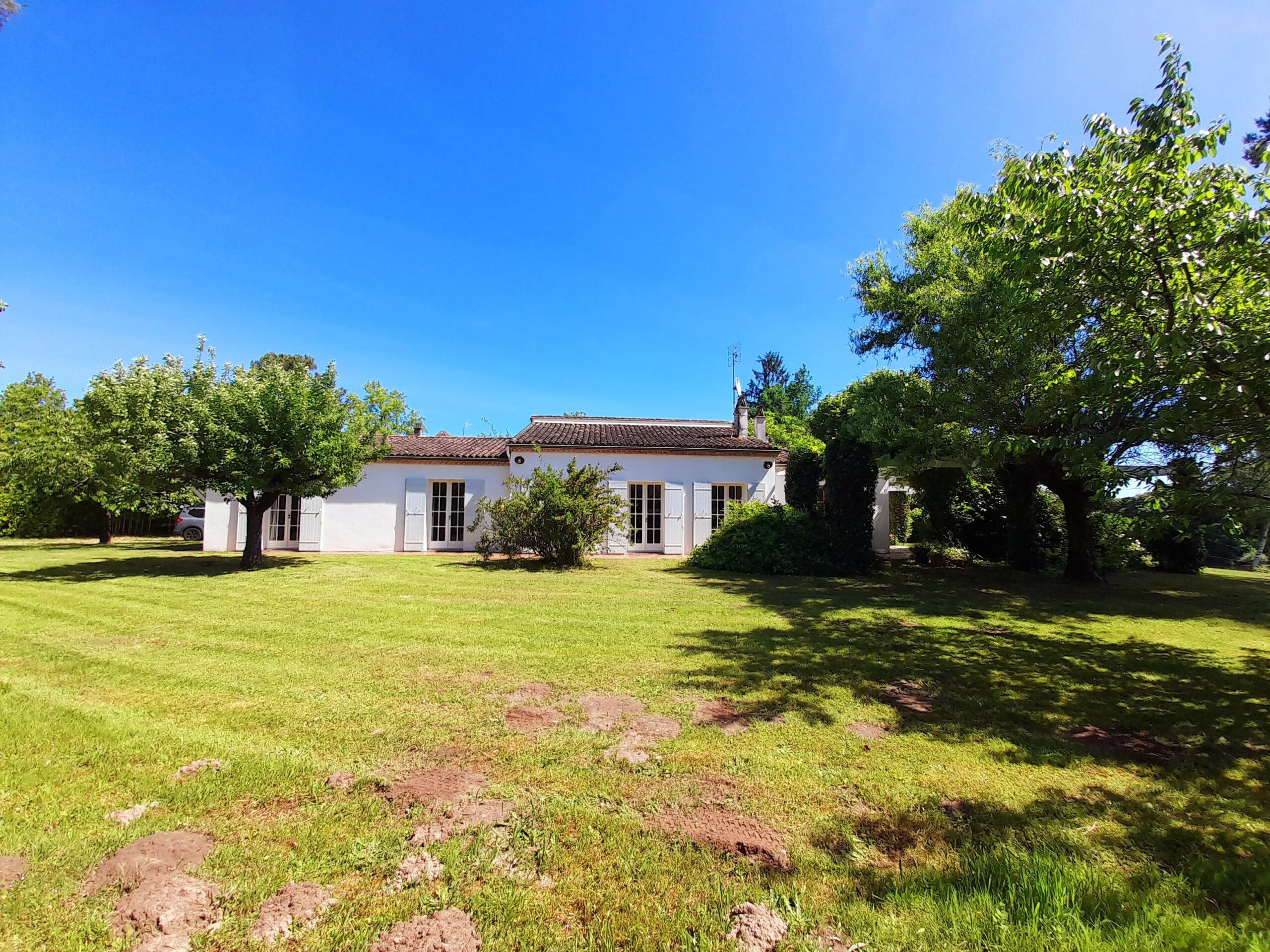 Stunning location with panoramic river views!, Aquitaine – France – BVI85508
